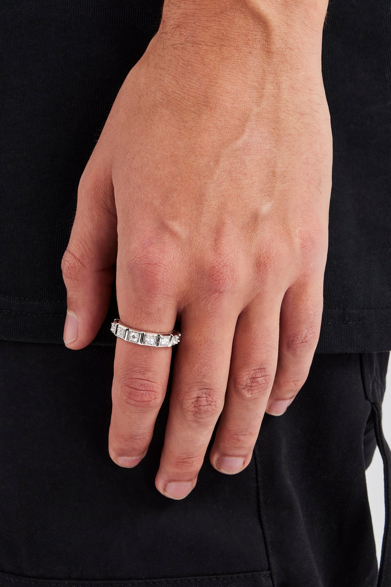 Ring mit quadratischem Stein und polierter Kante – 6 mm