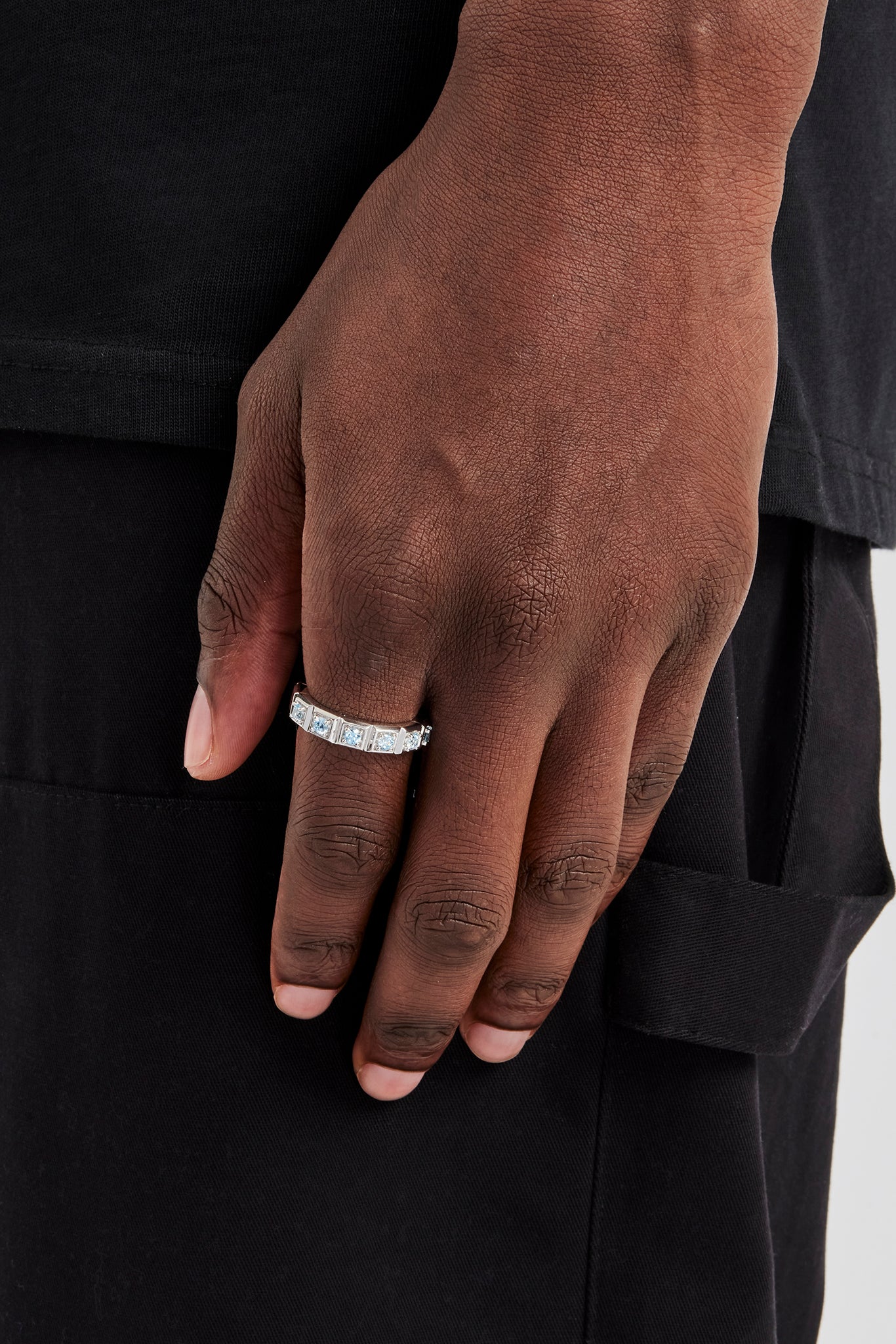 Ring mit blauem quadratischem Stein mit polierter Kante – 6 mm