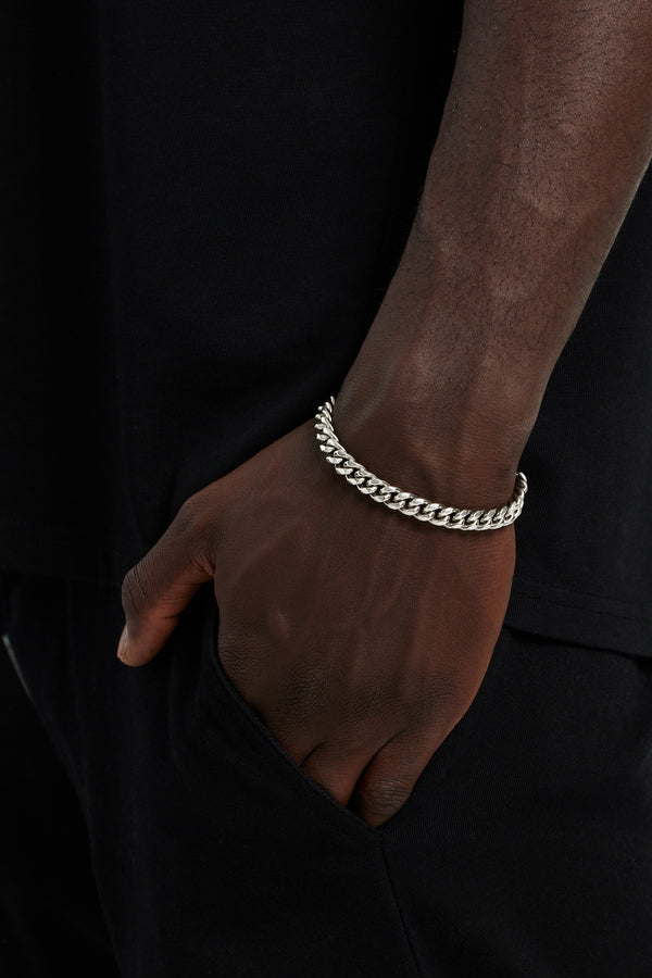 Male model wearing 8mm miami cuban link bracelet