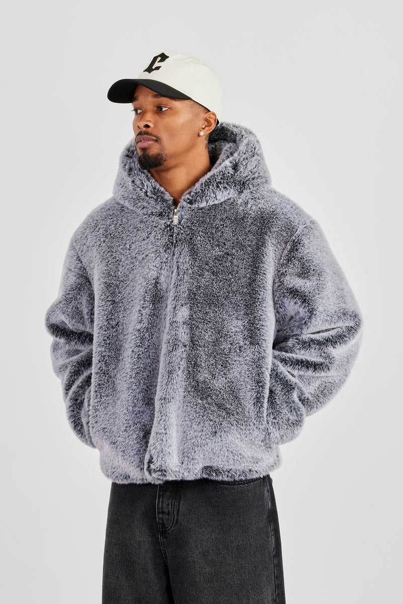 Pelzjacke mit Kapuze – Grau