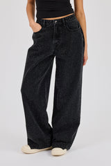 Strassbesetzte Baggy-Jeans mit niedrigem Bund – Verwaschenes Schwarz
