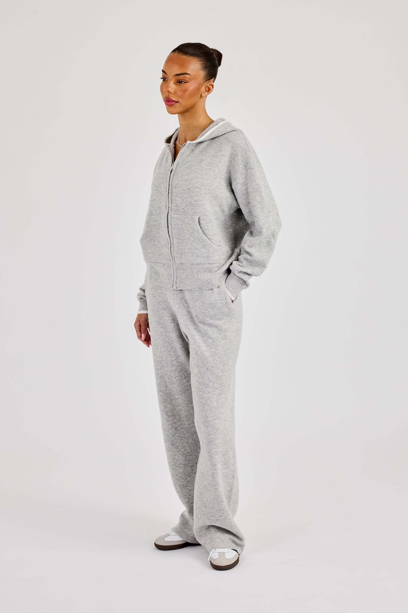 Gestrickter Reißverschluss und Jogginghose mit kontrastierender Spitze – Grau