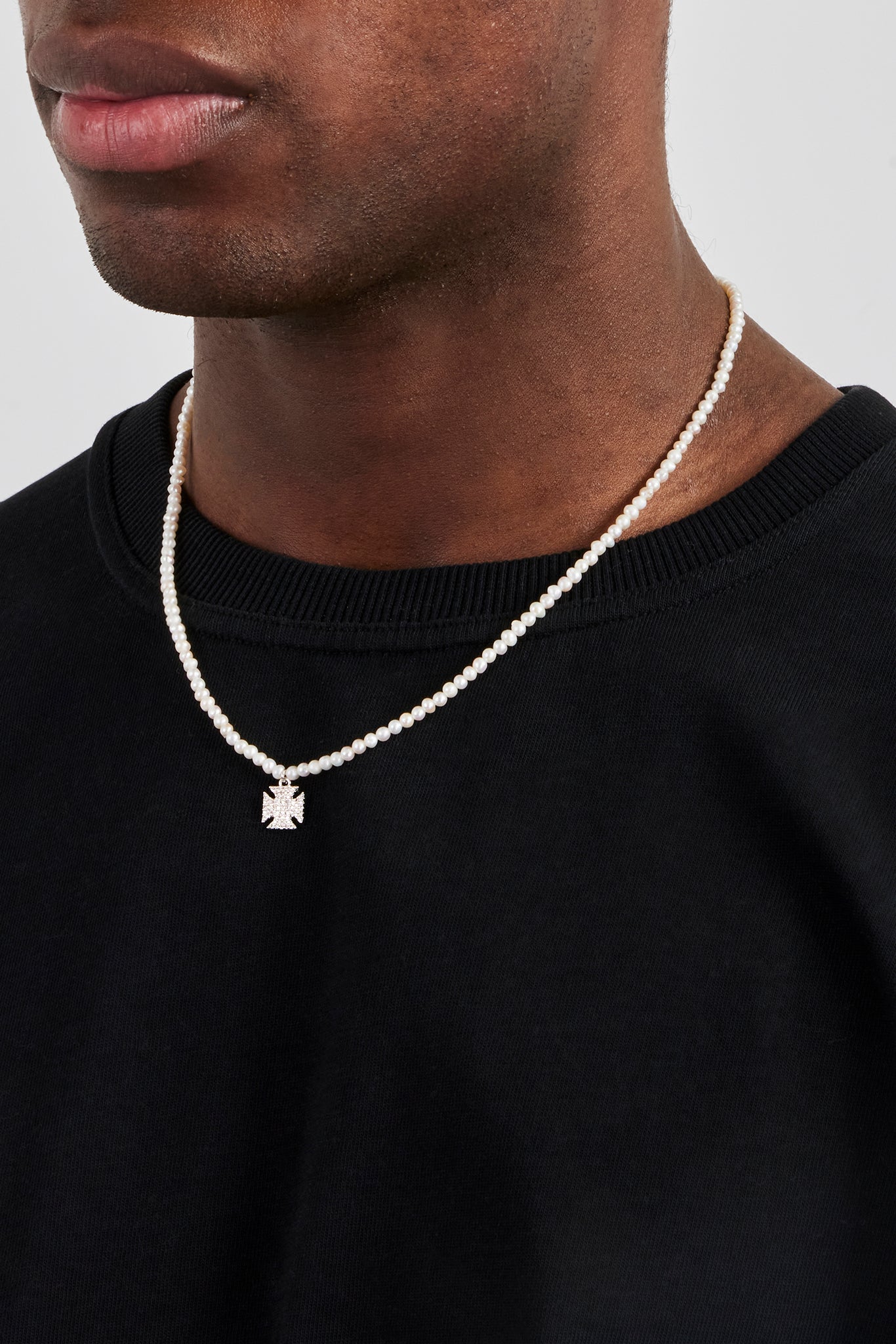 Süßwasserperlenkette mit Eiskreuzmotiv – 10 mm