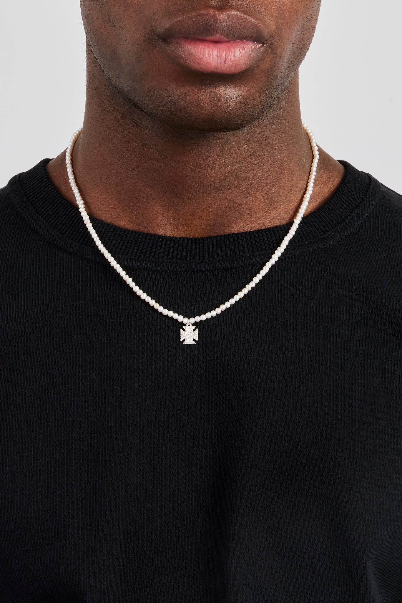 Süßwasserperlenkette mit Eiskreuzmotiv – 10 mm