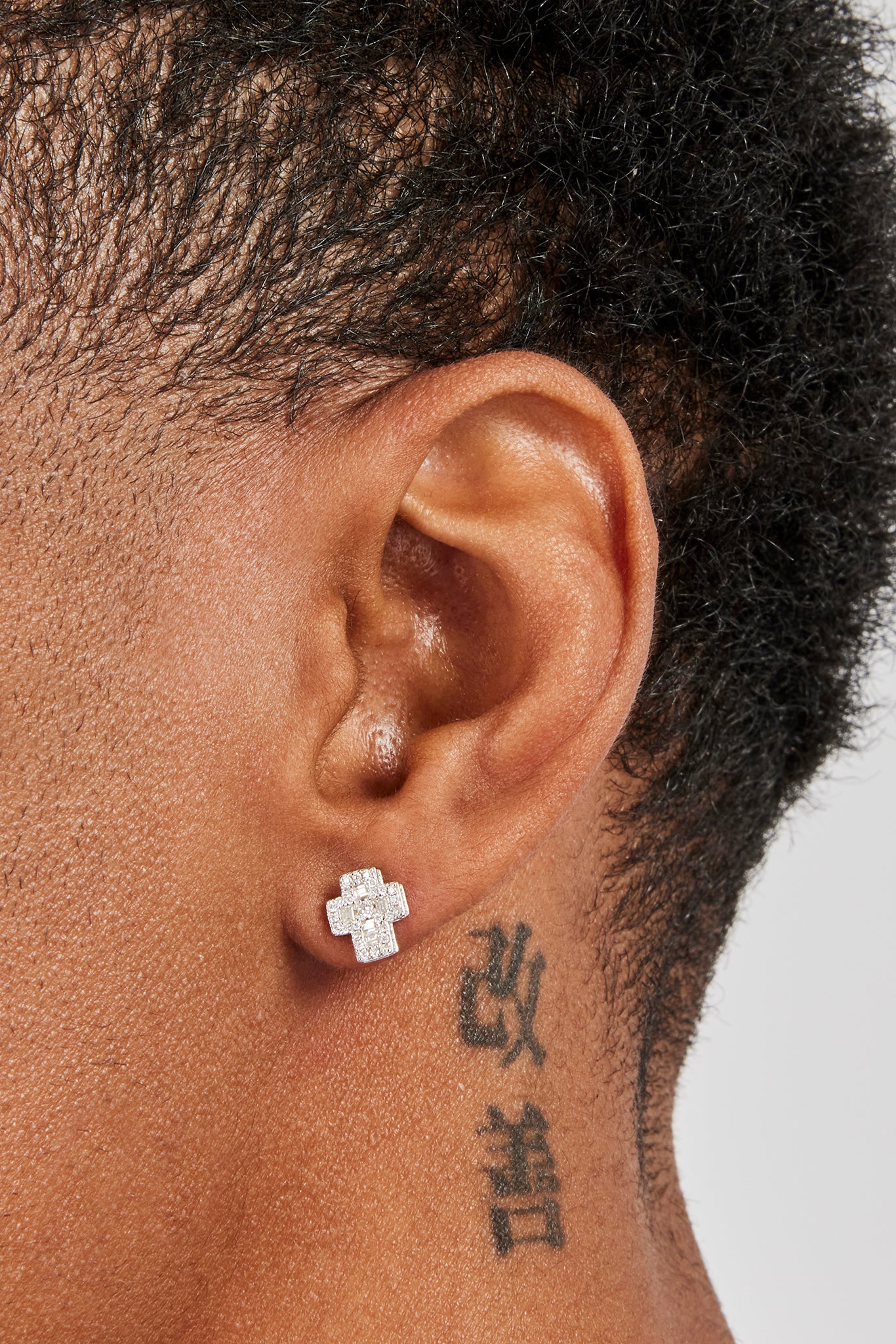 Moissanit-Baguette-Kreuz-Ohrstecker – 8 mm