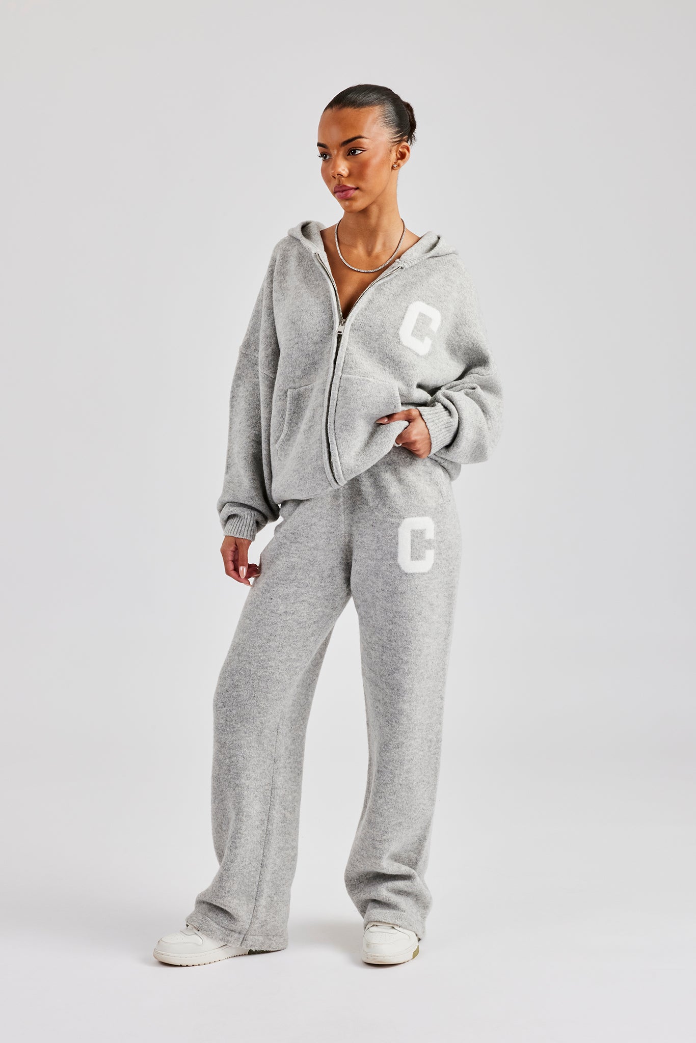 Gestrickter Kapuzenpullover mit durchgehendem Reißverschluss - Hellgrau