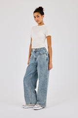 Baggy Jeans mit Strassbesatz – Antik-Waschung