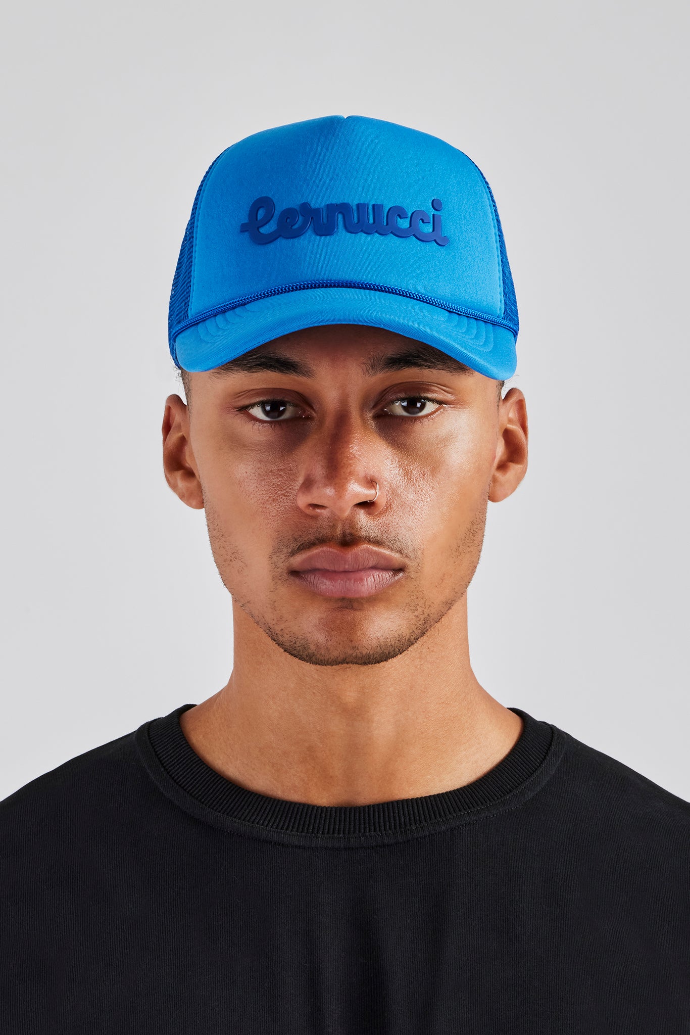 Cernucci Script Mesh Trucker - Blau