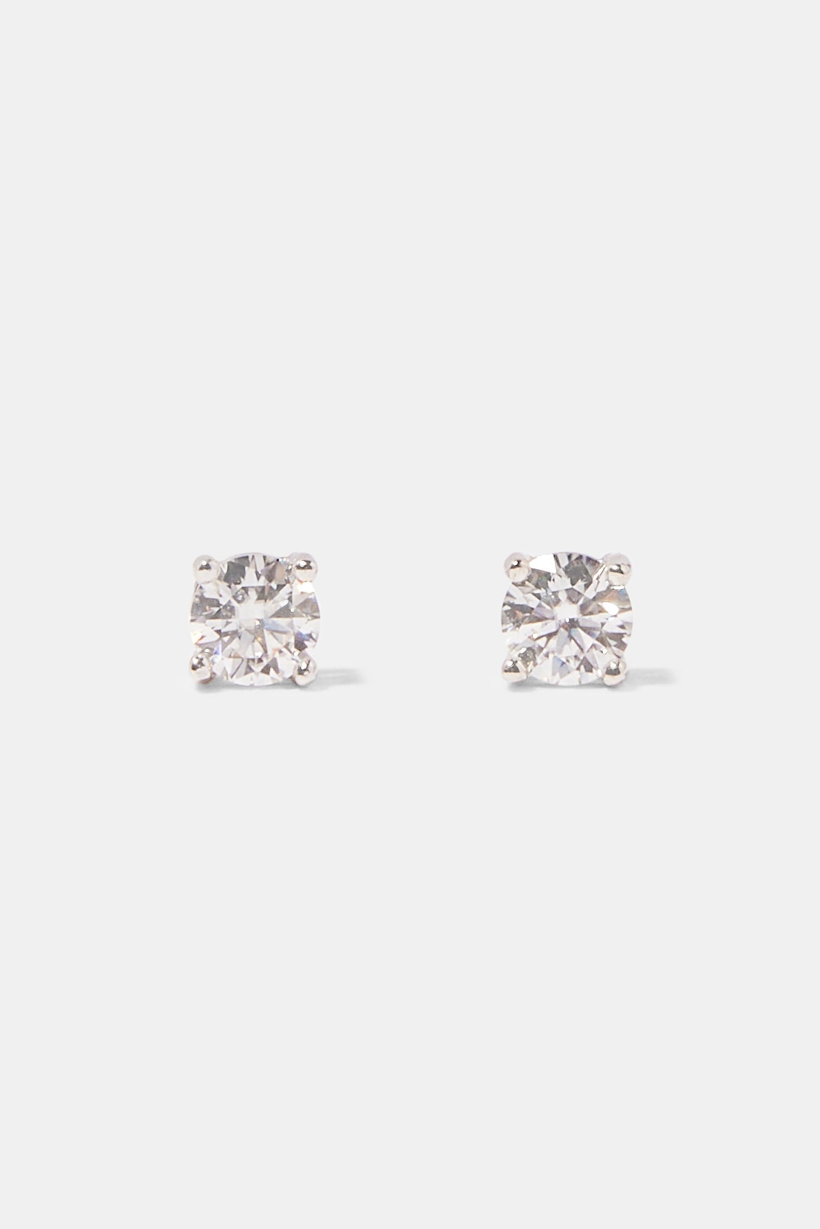 Women's Moissanite Round Stud Earrings - 4mm