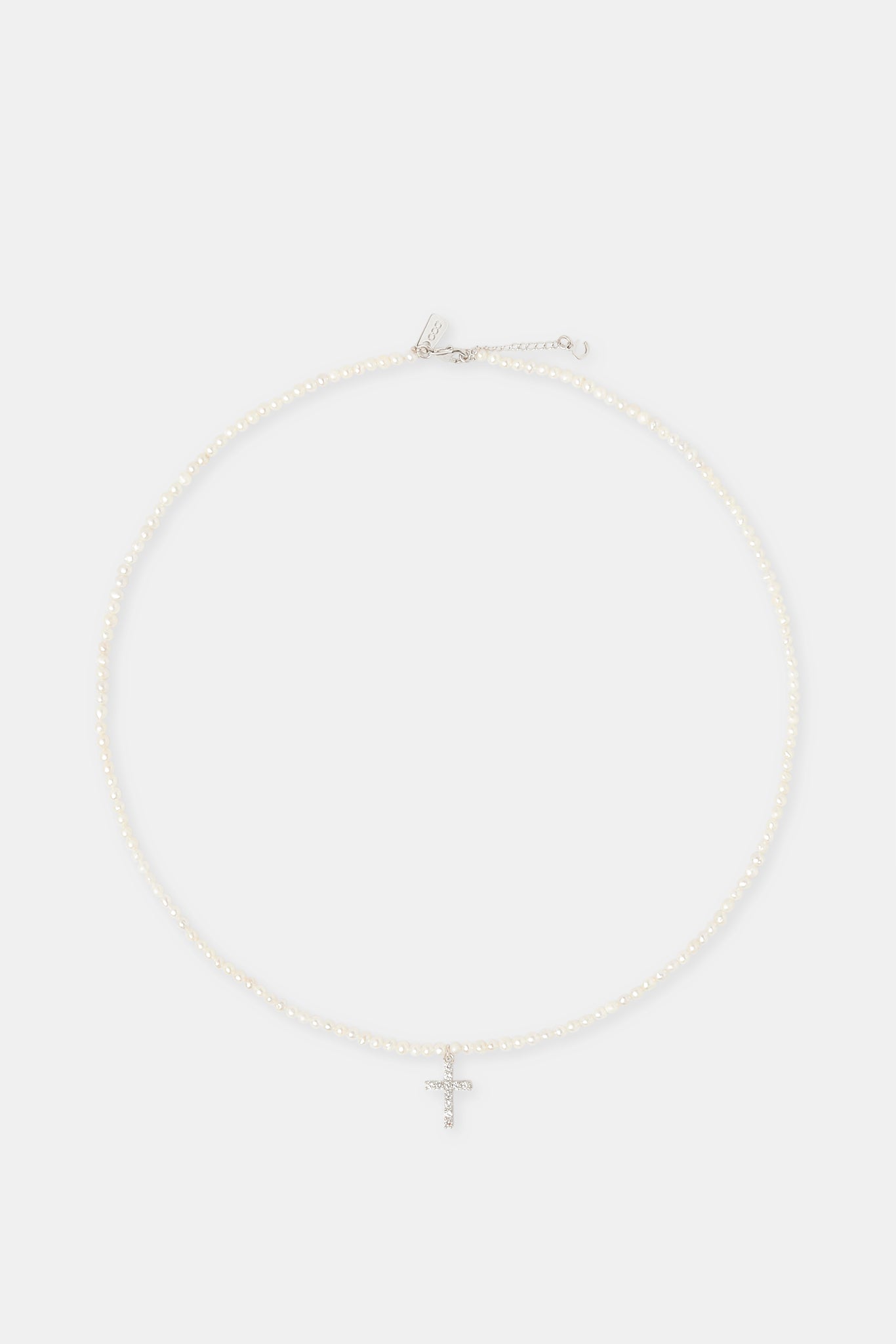 Halskette mit Süßwasserperlenanhänger und Eiskreuz – 15 mm