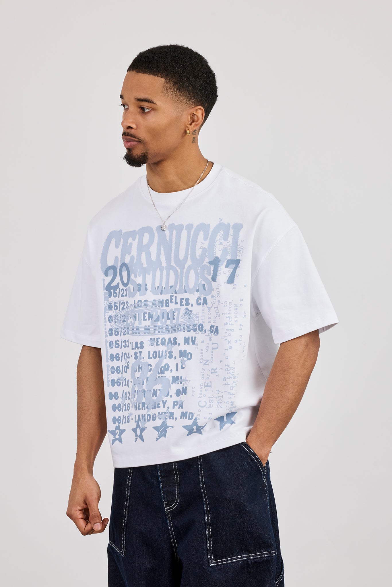 Wendbares Cernucci Studio Grafik-T-Shirt – Weiß