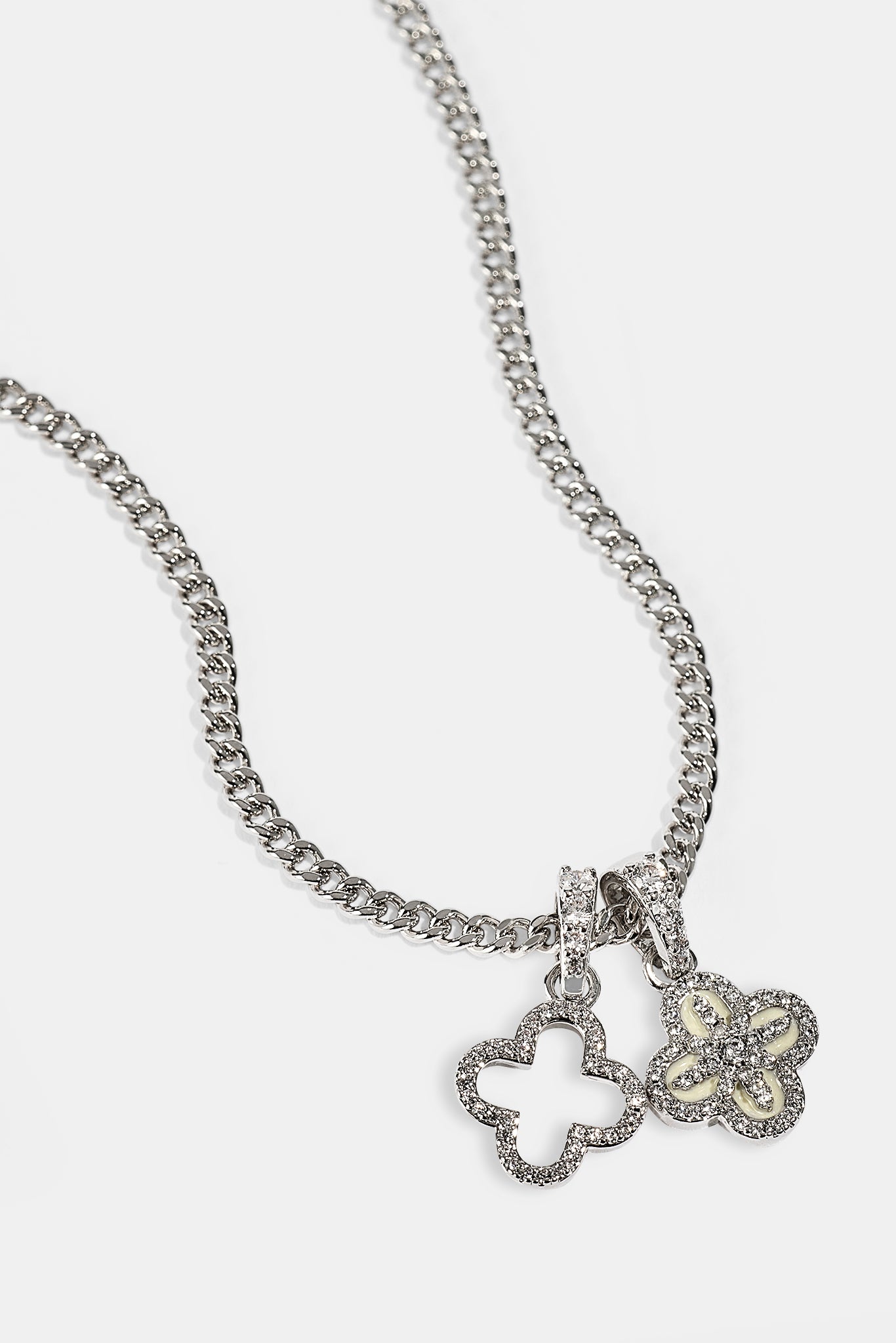 Halskette mit Doppelsternmotiv – 8 mm – Weiß