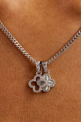 Halskette mit Doppelsternmotiv – 8 mm – Weiß