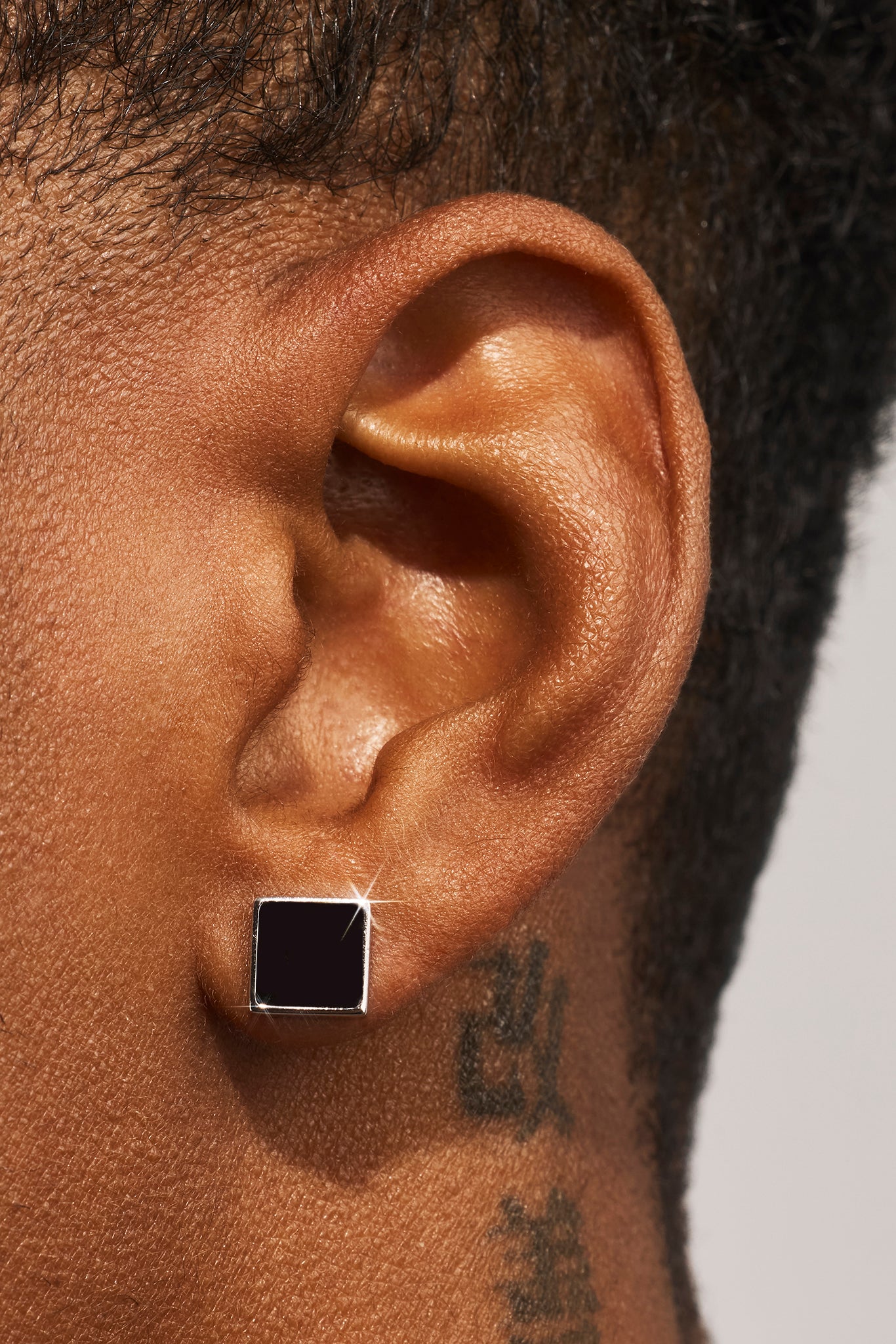 Black Enamel Polished Square Stud Earrings - 8mm - White