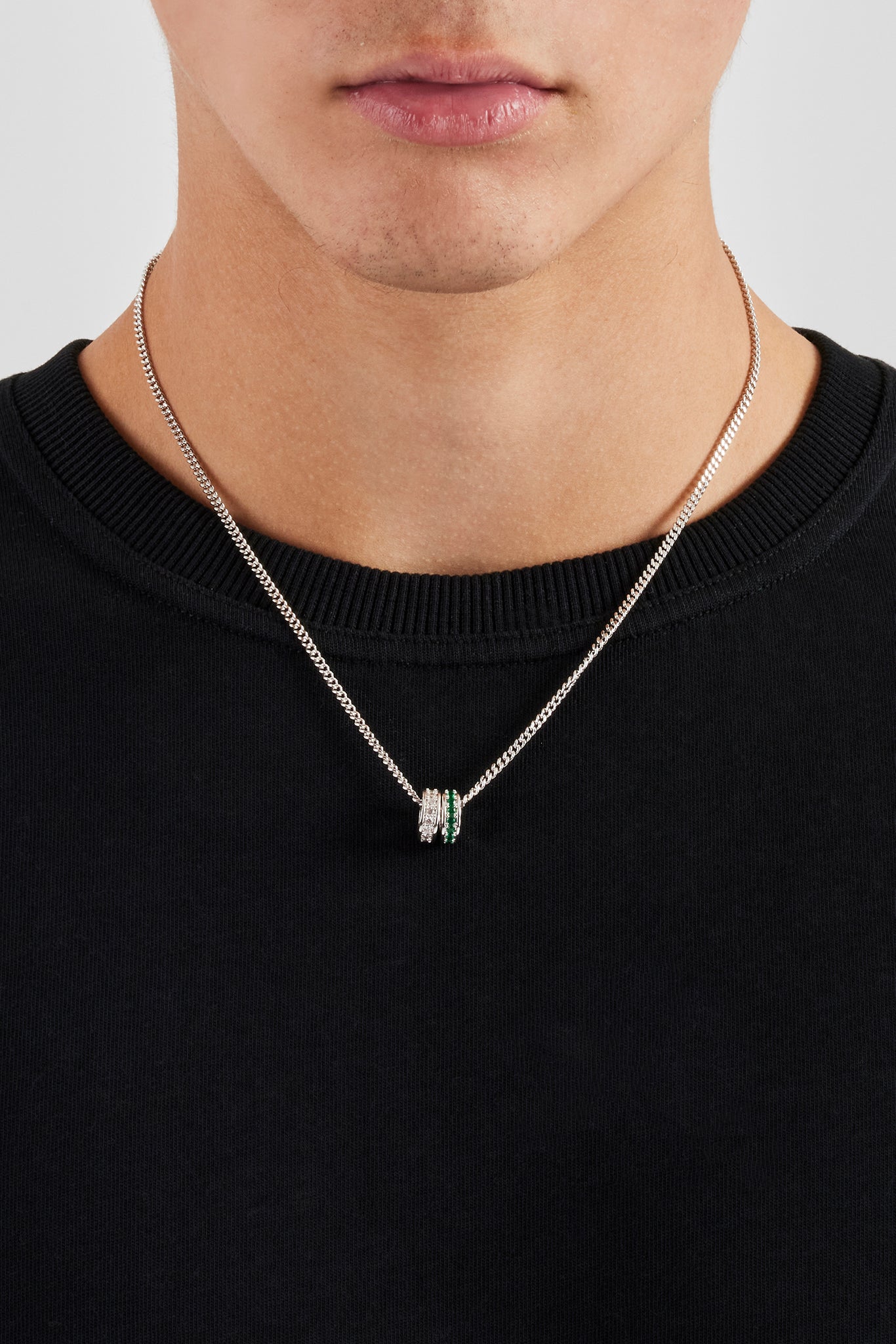 Grüne und klare Eisring-Halskette – 15 mm