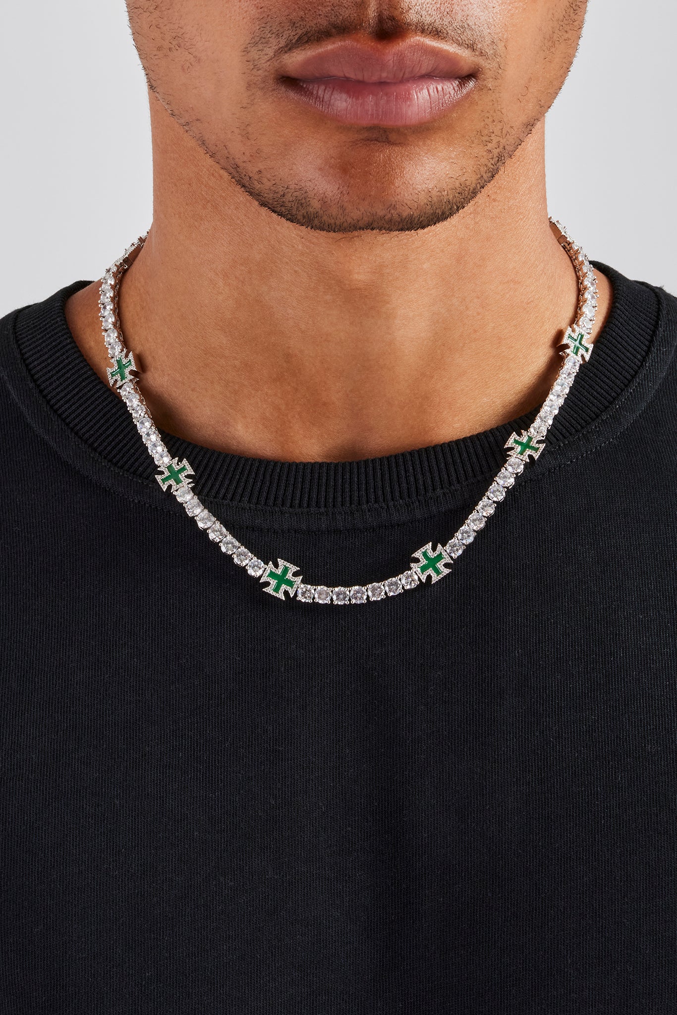 Tenniskette mit grünem Kreuzmotiv – 5 mm