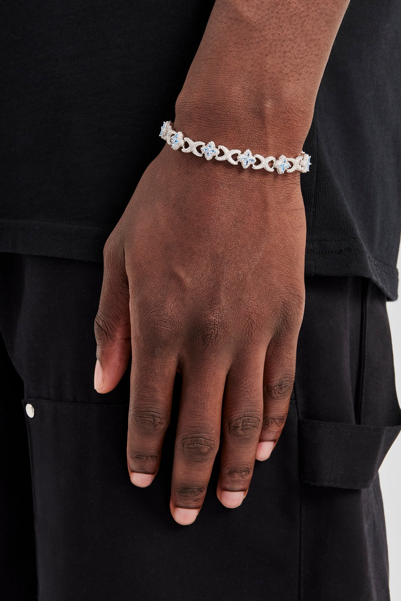 Unendlichkeitsarmband mit Baguette-Motiv in Eisblau – 10 mm