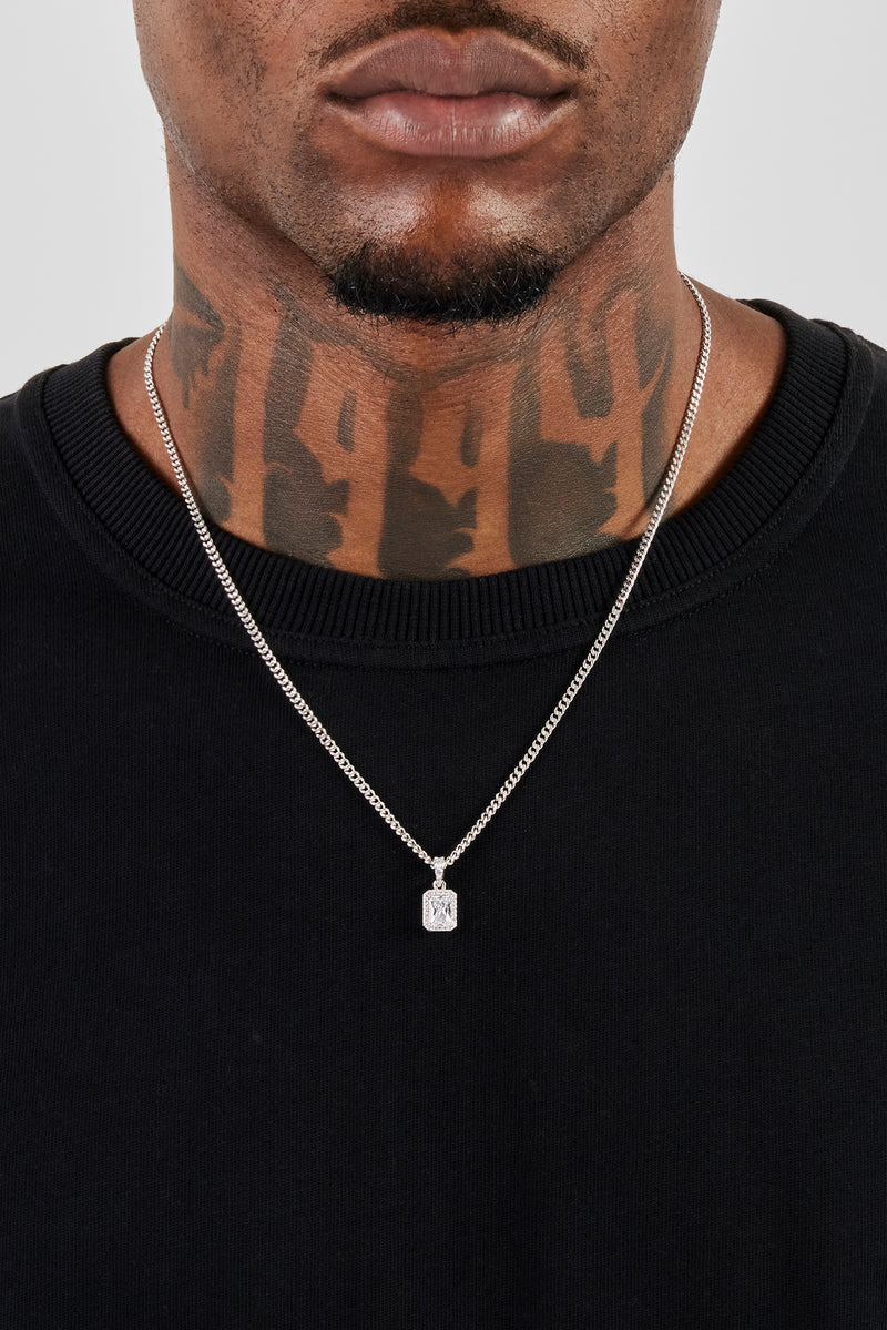 Halskette mit vereistem Lünettenanhänger – 10 mm