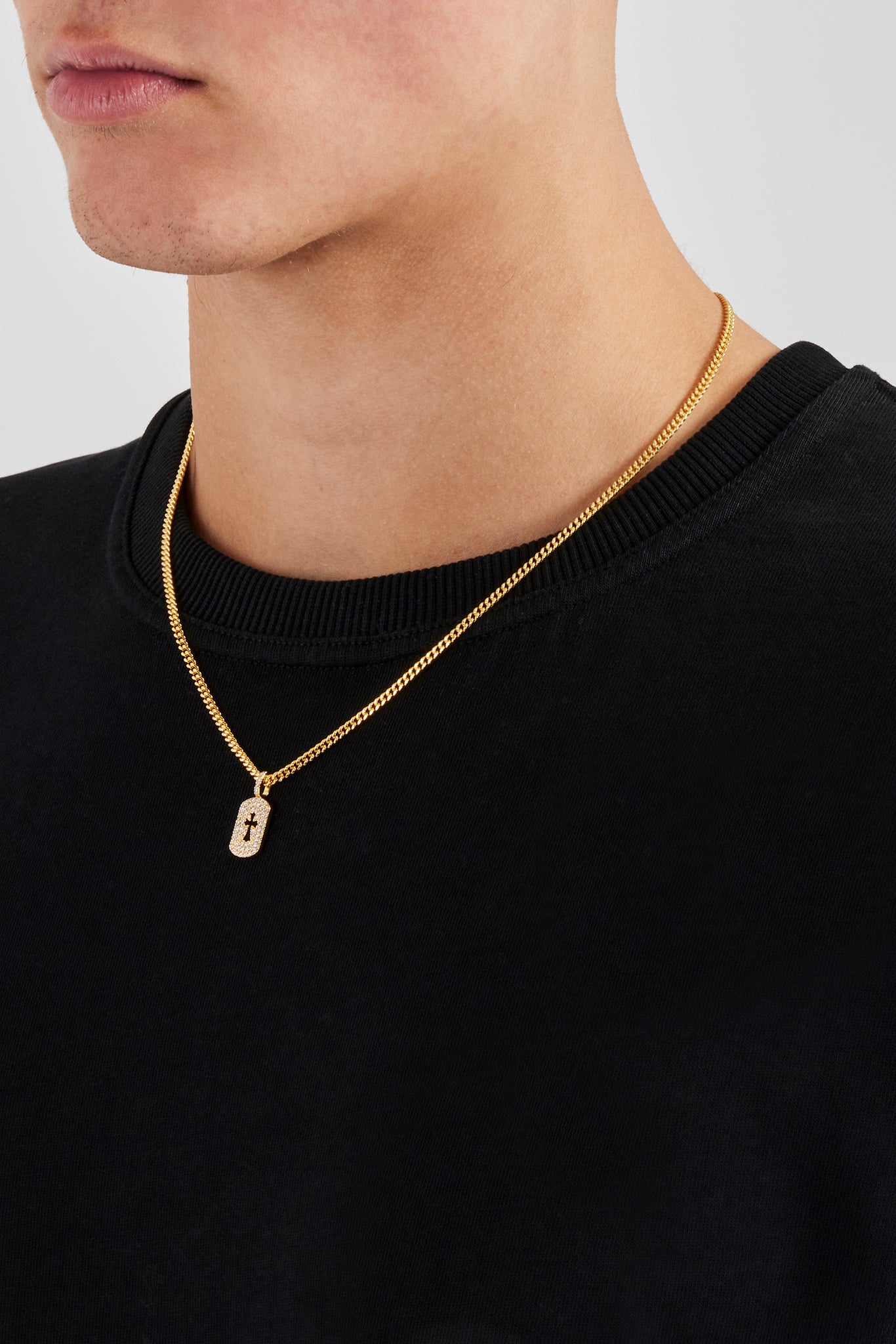 Halskette mit vereistem Kreuzumriss – 15 mm – Gold