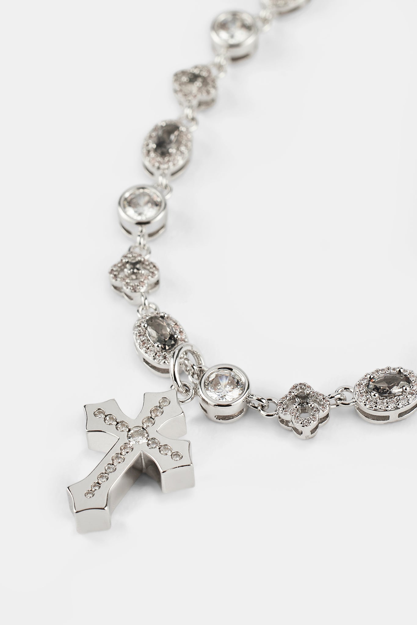 Eisbesetzte Tropfenkreuz- und Motiv-Mehrfach-Edelsteinkette – 6 mm