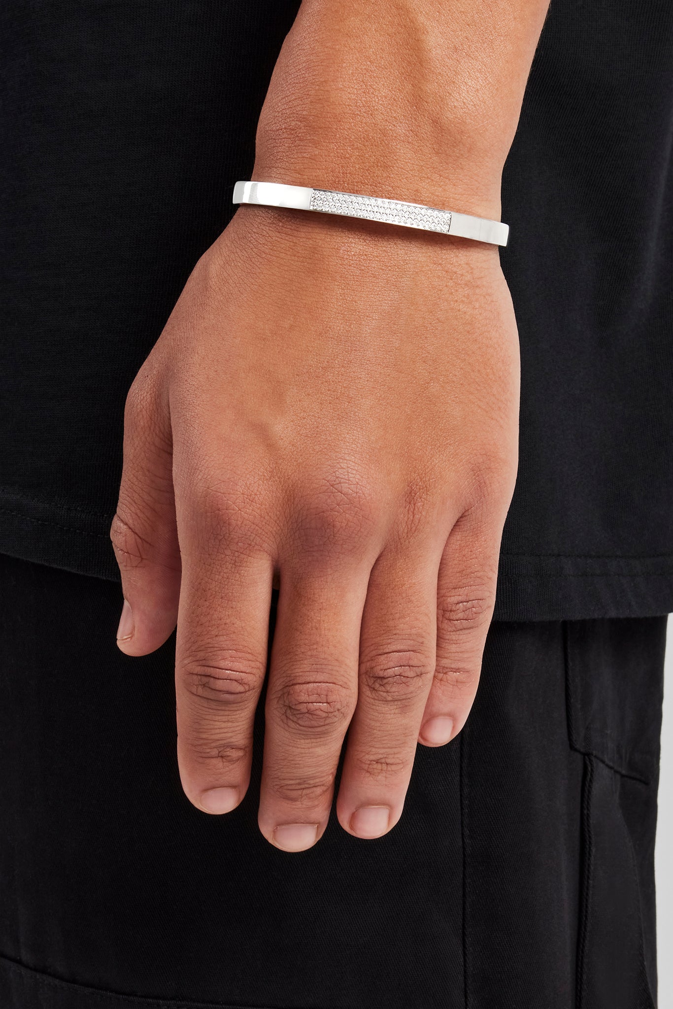 Armreif mit poliertem Iced Pave Center – 6 mm