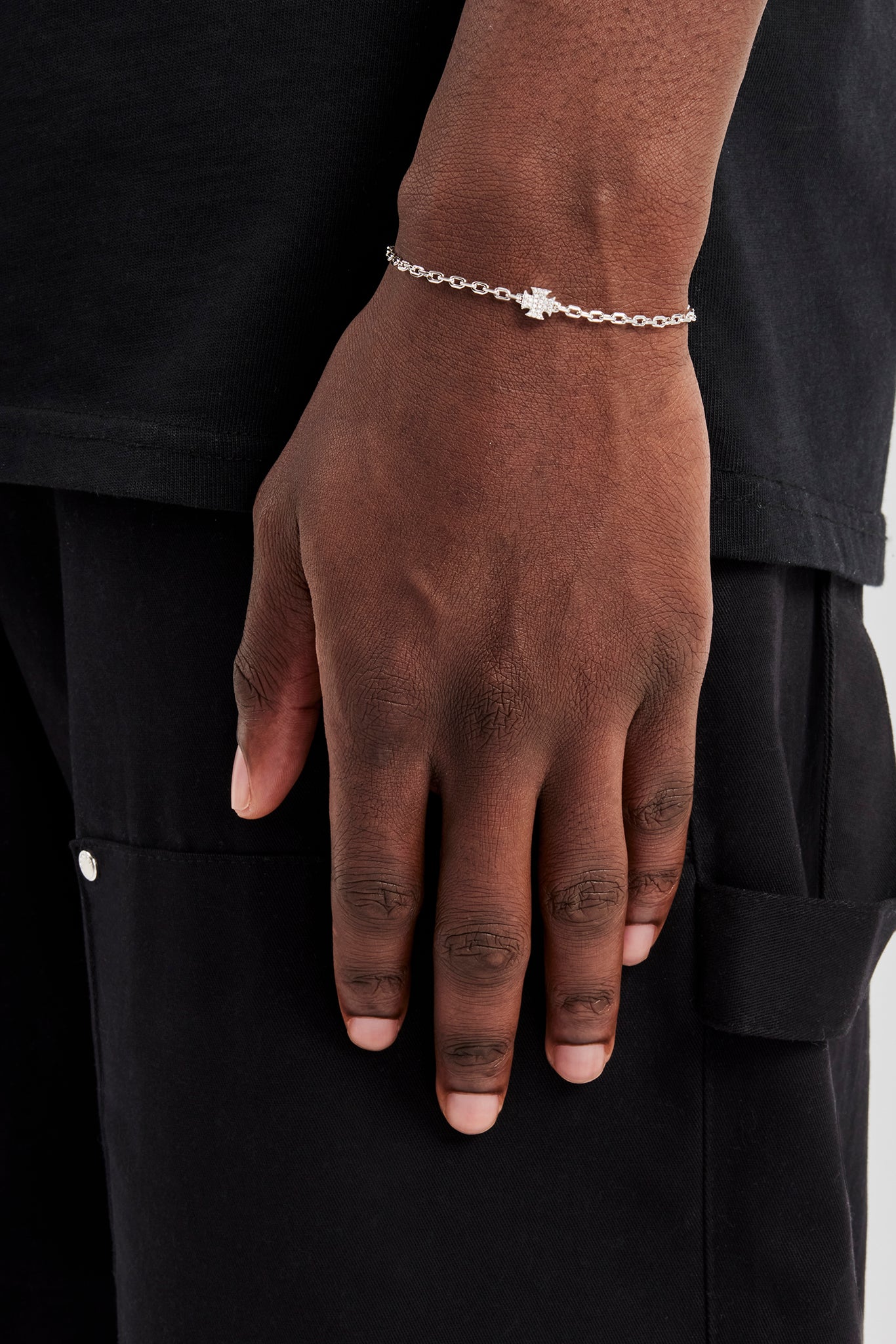 Iced Cross Centre Rolo Armband – 6 mm