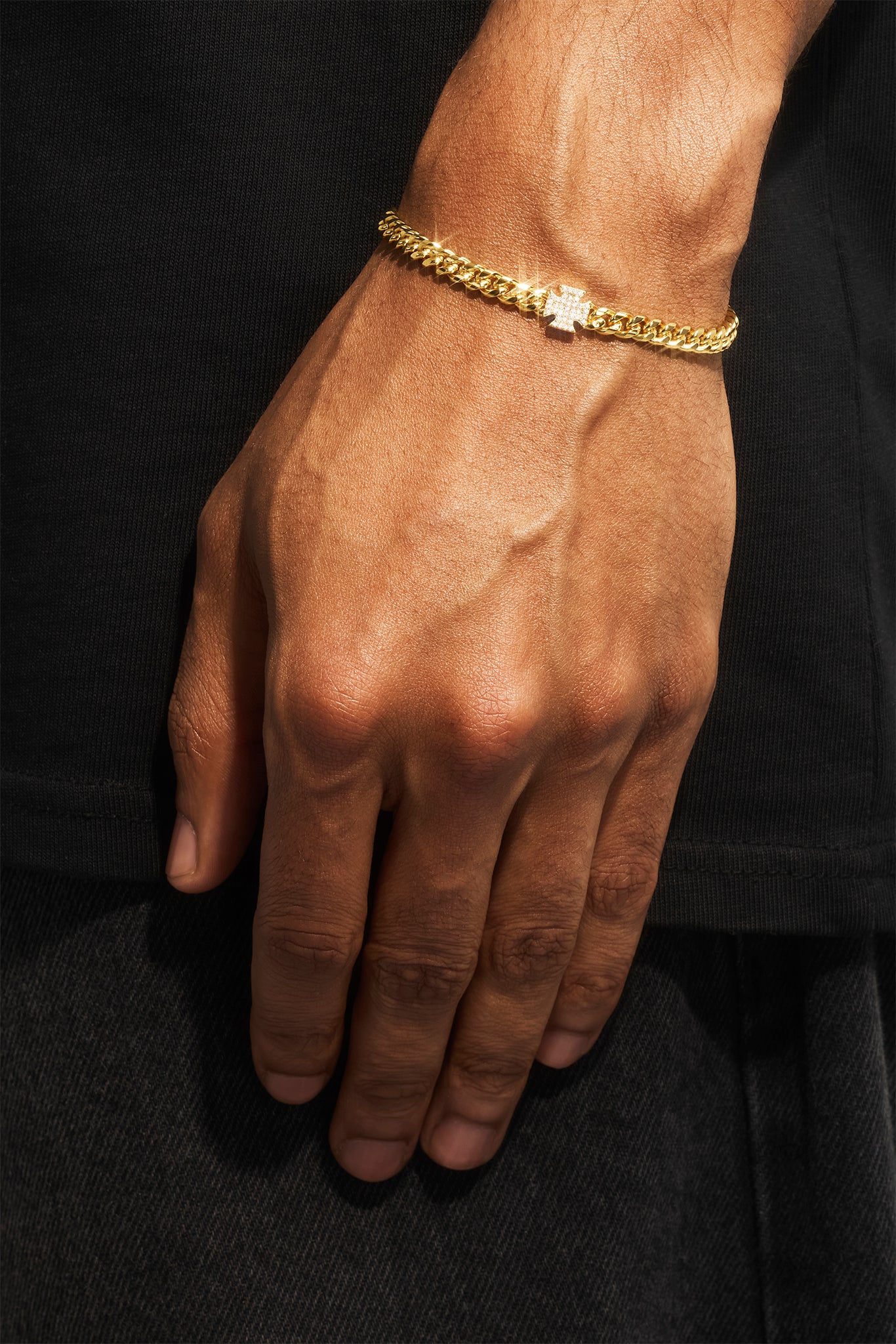 Iced Cross Miami Cuban Armband – 8 mm – Gold