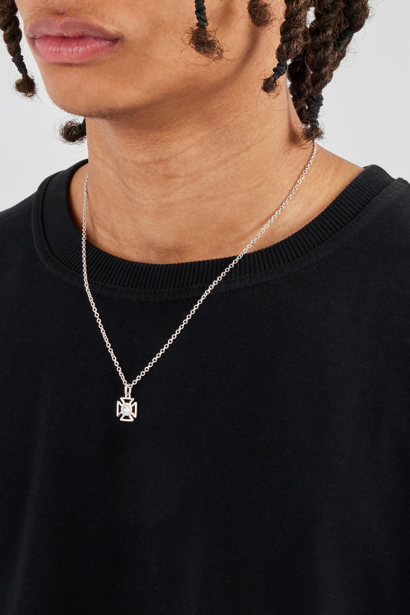 Micro Iced Outline Motif Necklace - 12mm