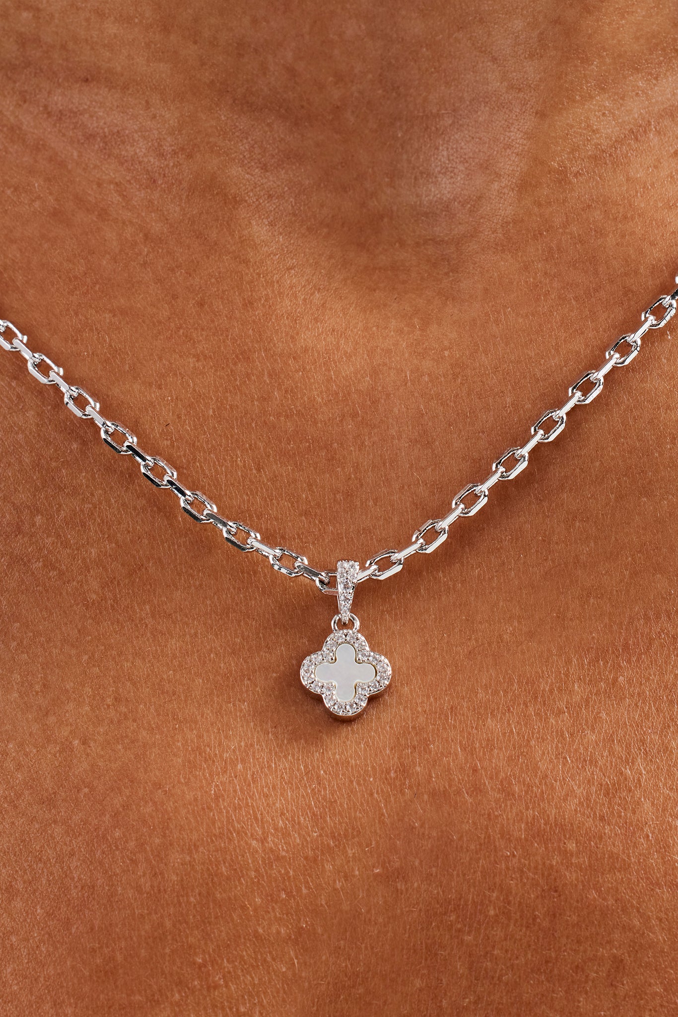 Rolo-Halskette mit Perlmuttmotiv – 8 mm – Weiß