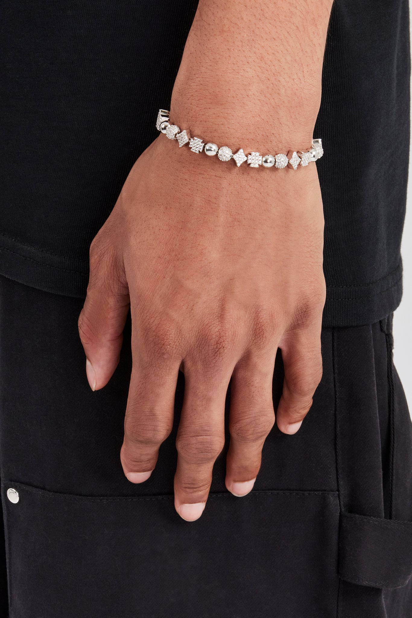 Armband mit poliertem und geeistem Perlenmotiv – 6 mm