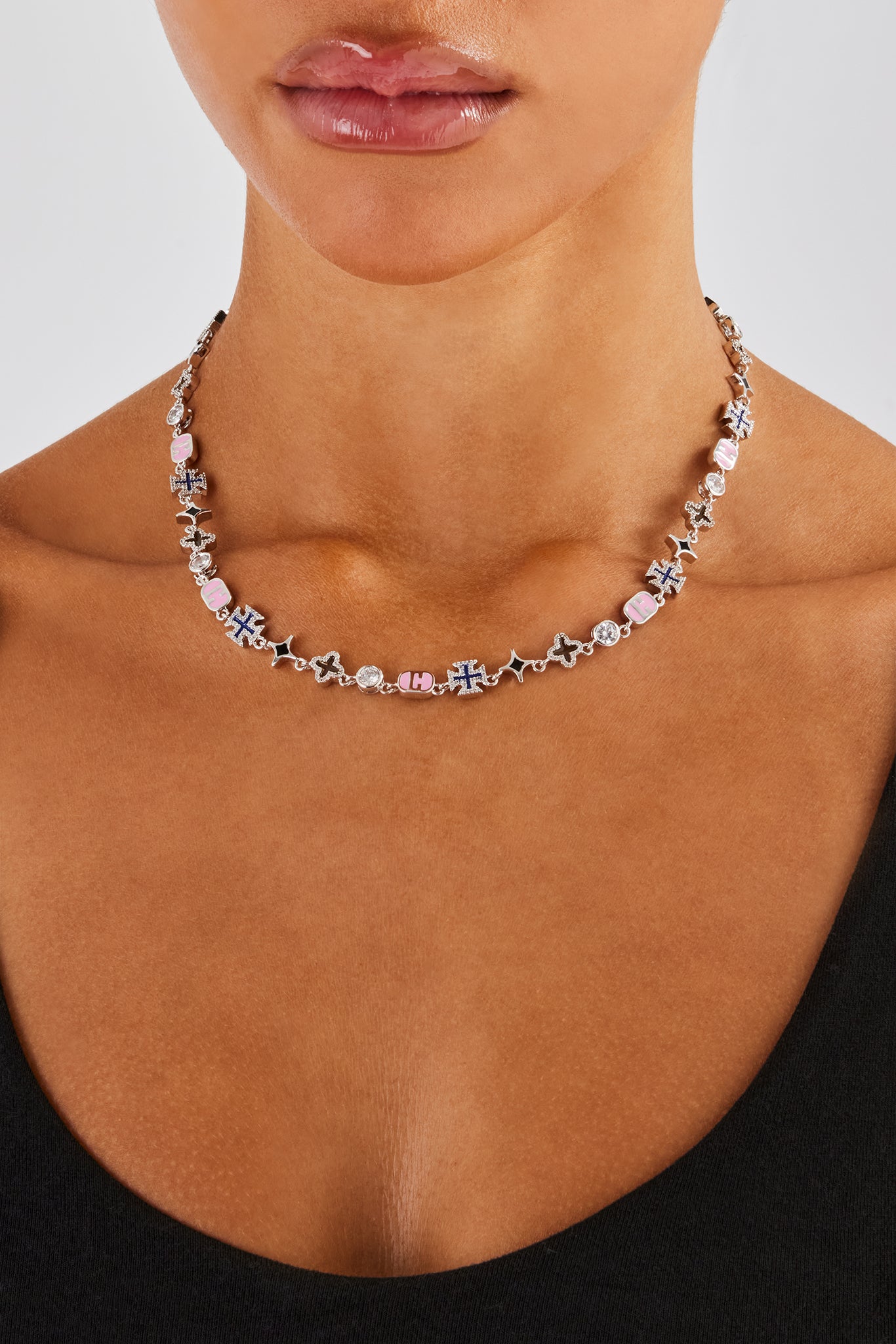 Polierte Kette mit gemischten Motiven in Rosa – 8 mm