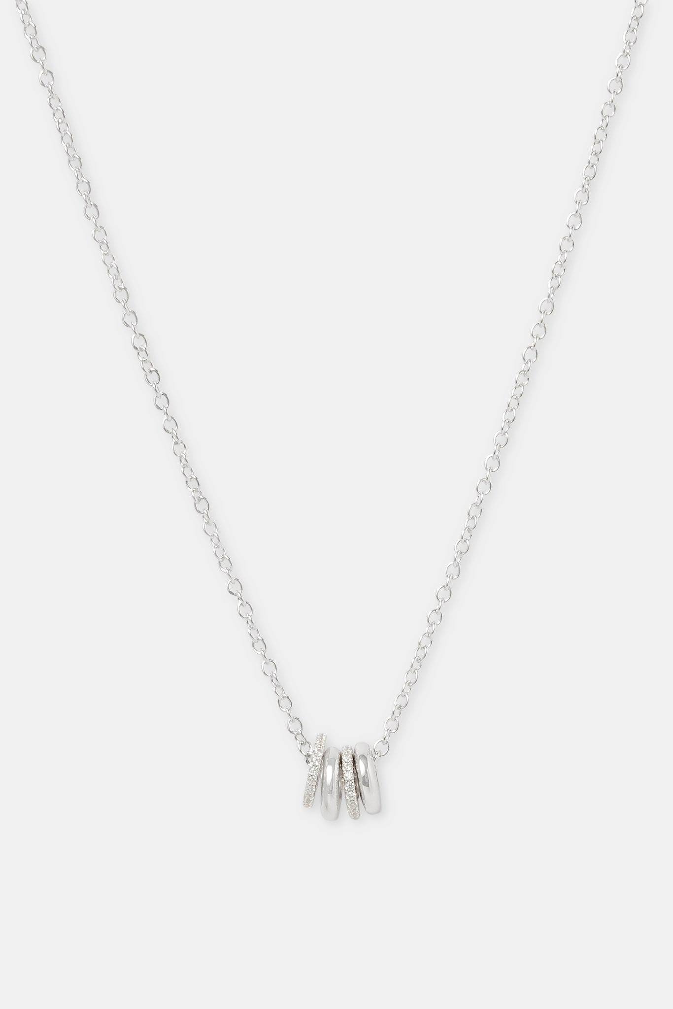 Polierte und vereiste Multi-Ring-Halskette – 10 mm