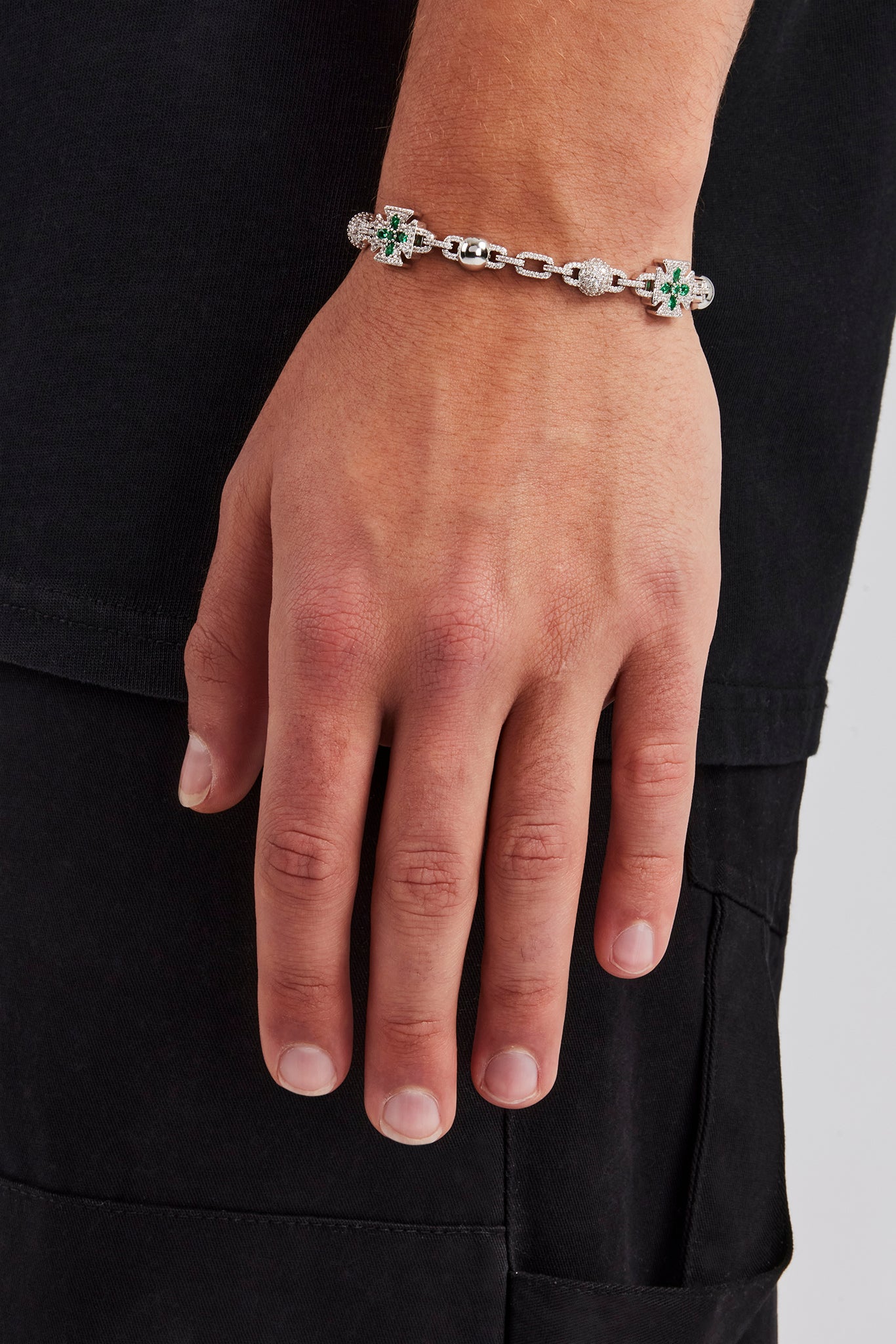 Poliertes und vereistes Gliederarmband mit grünem Motiv – 10 mm