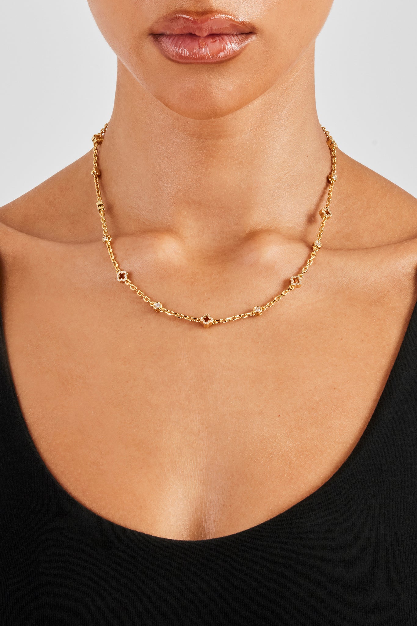 Cut Out Iced Repeat Motif Chain - 6mm