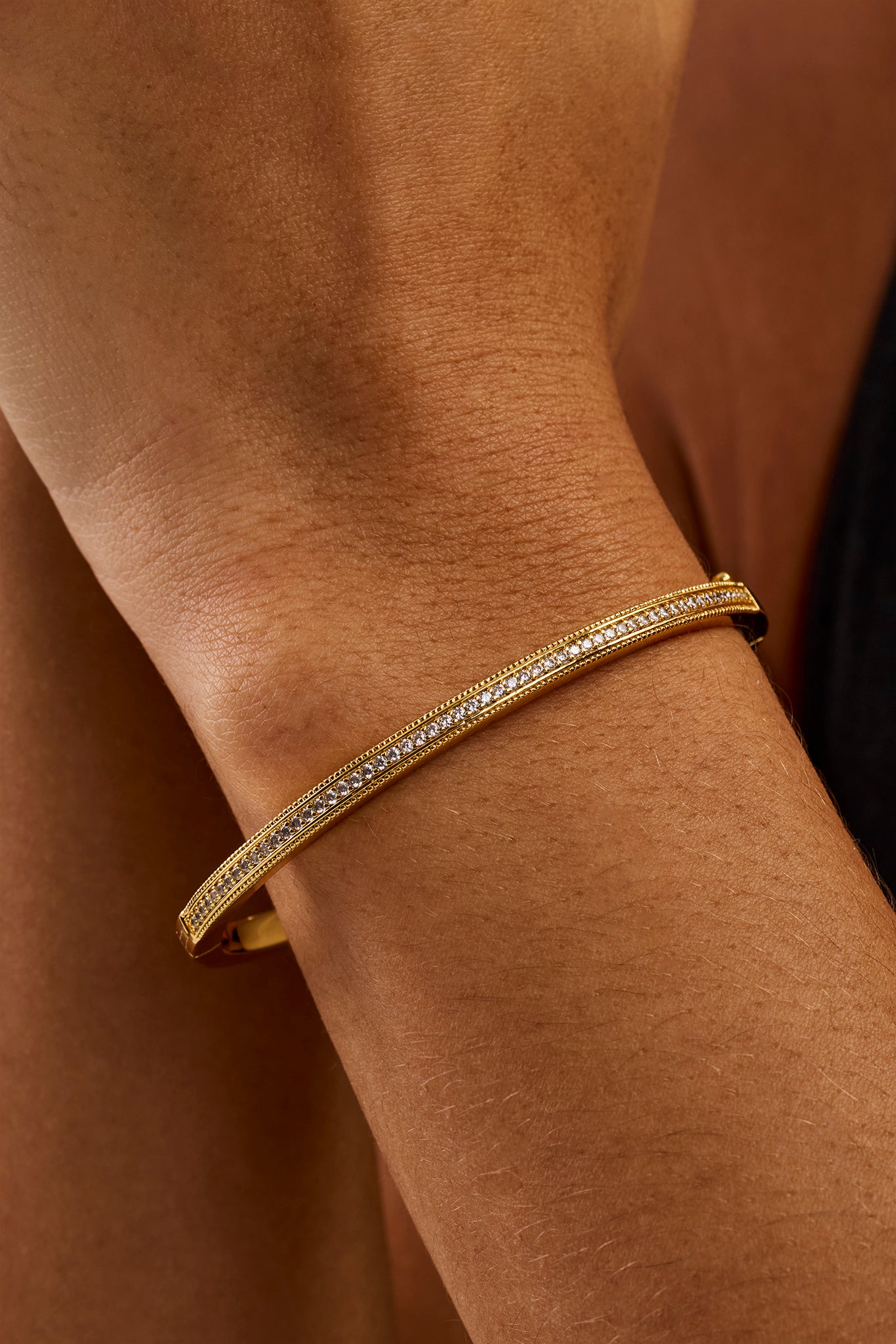 Polished & Iced Band Bangle - 4mm - Gold