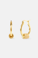 Polierte Wickel-Creolen mit Eisverzierung – 18 mm