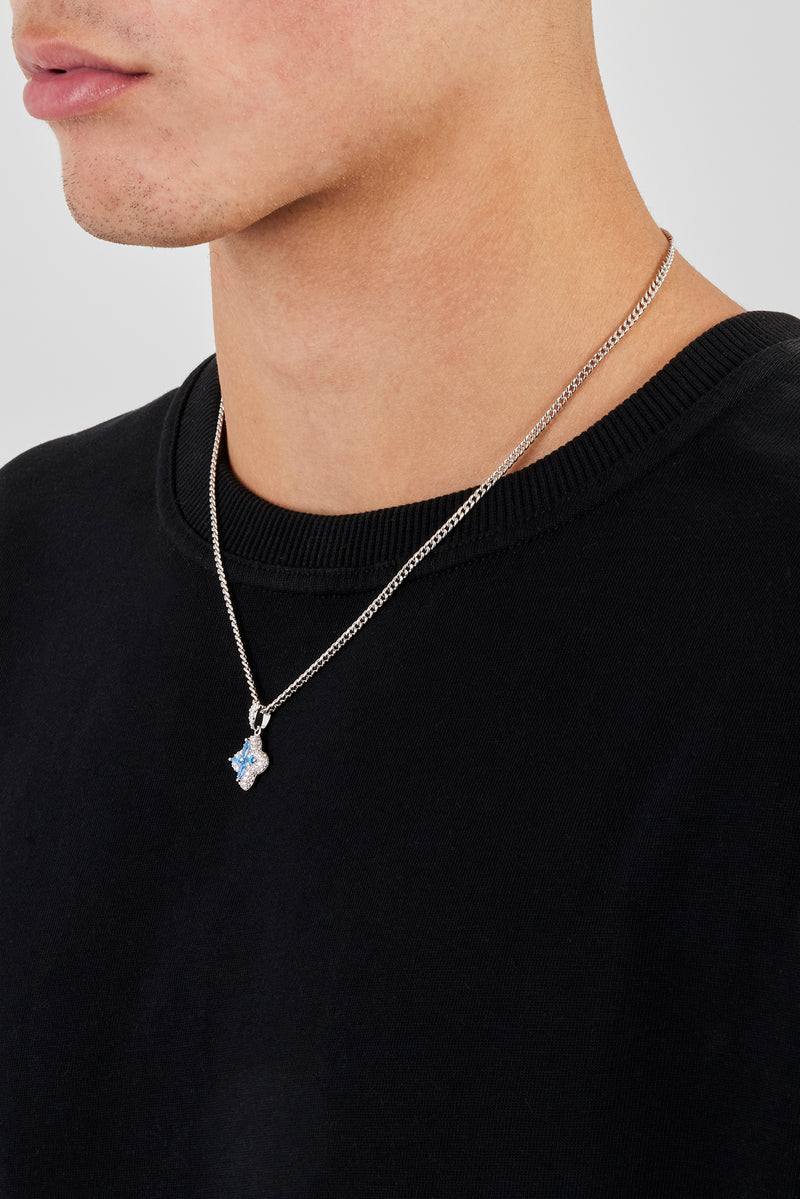 Unendlichkeitsanhänger mit Baguette-Motiv in Eisblau – 15 mm