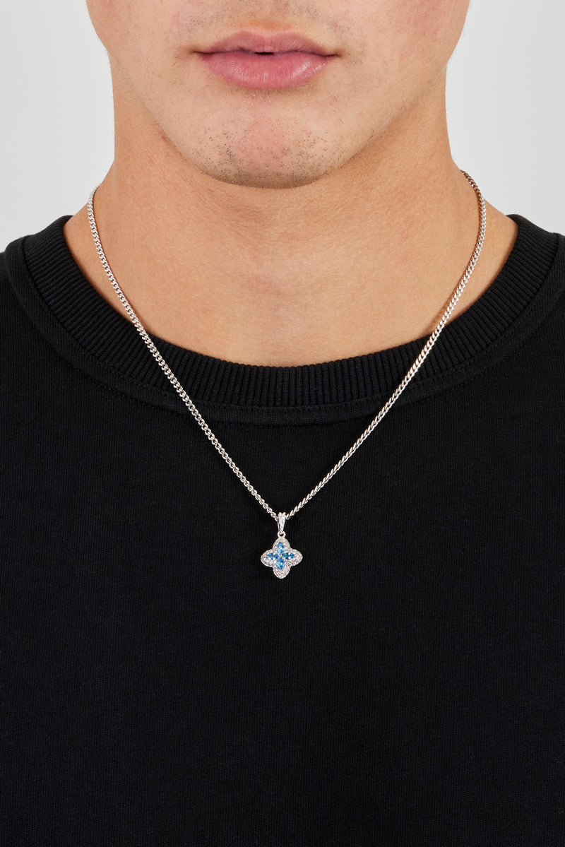 Unendlichkeitsanhänger mit Baguette-Motiv in Eisblau – 15 mm