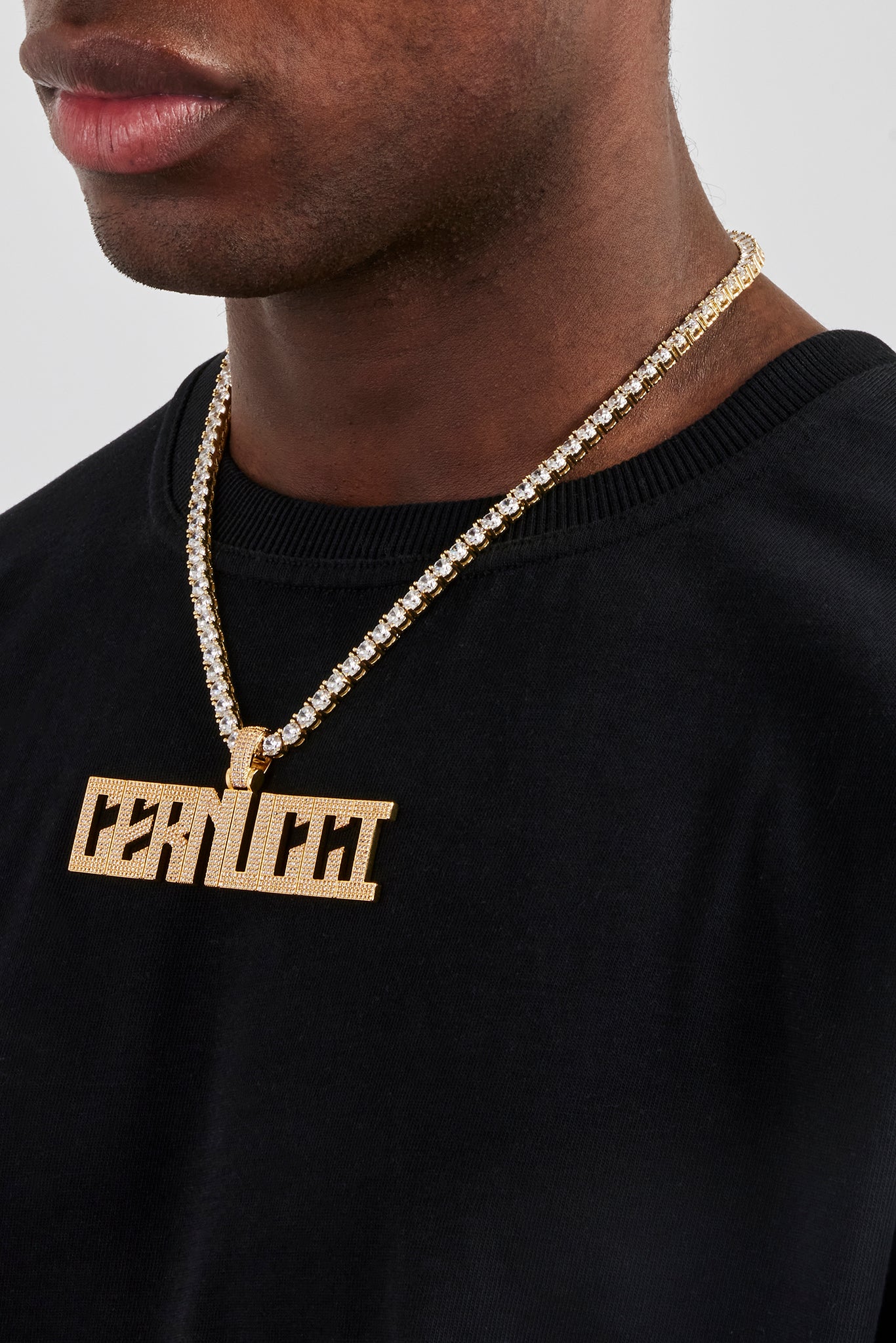 Calvera-Schriftanhänger – 22 mm – Gold