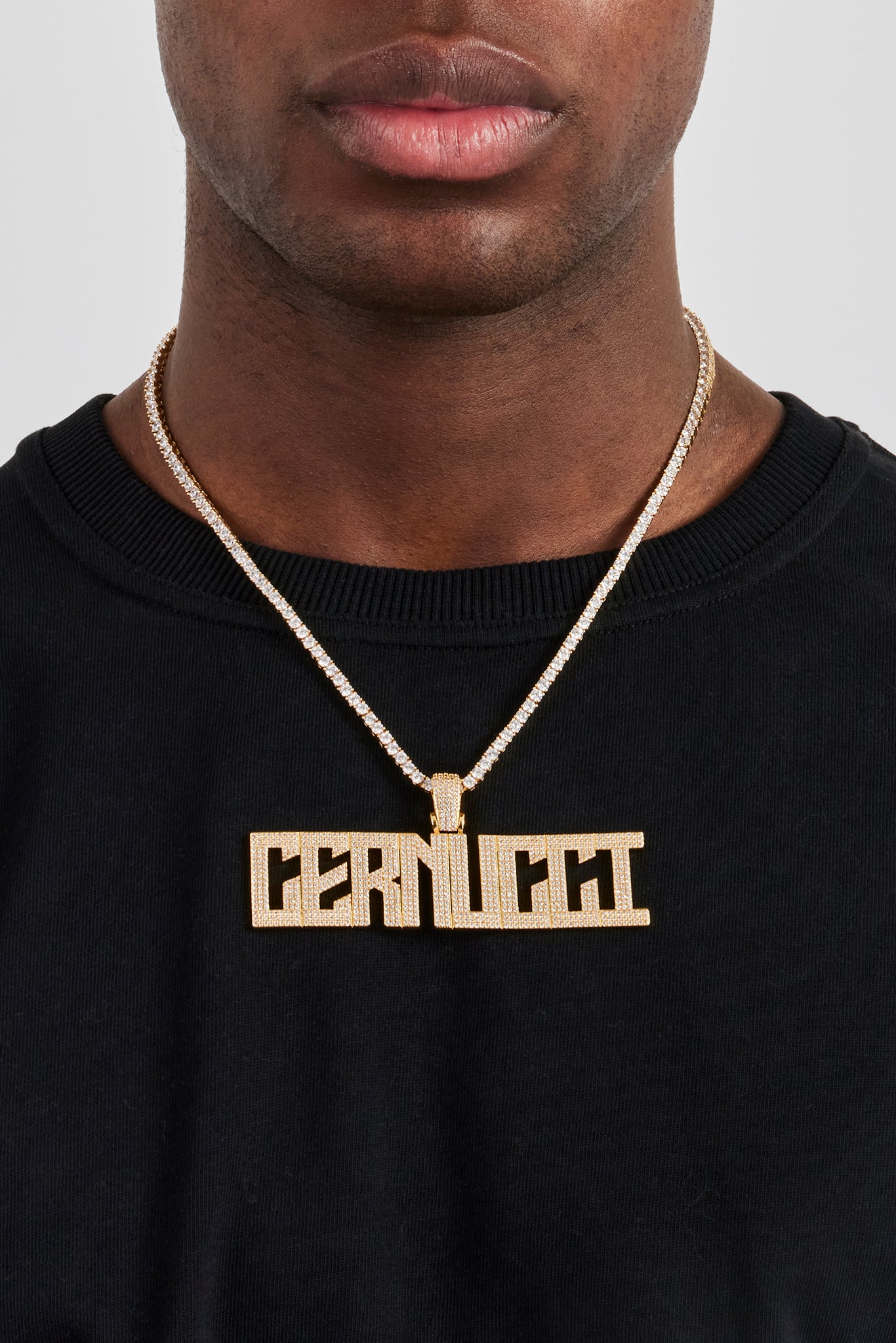 Calvera-Schriftanhänger – 22 mm – Gold