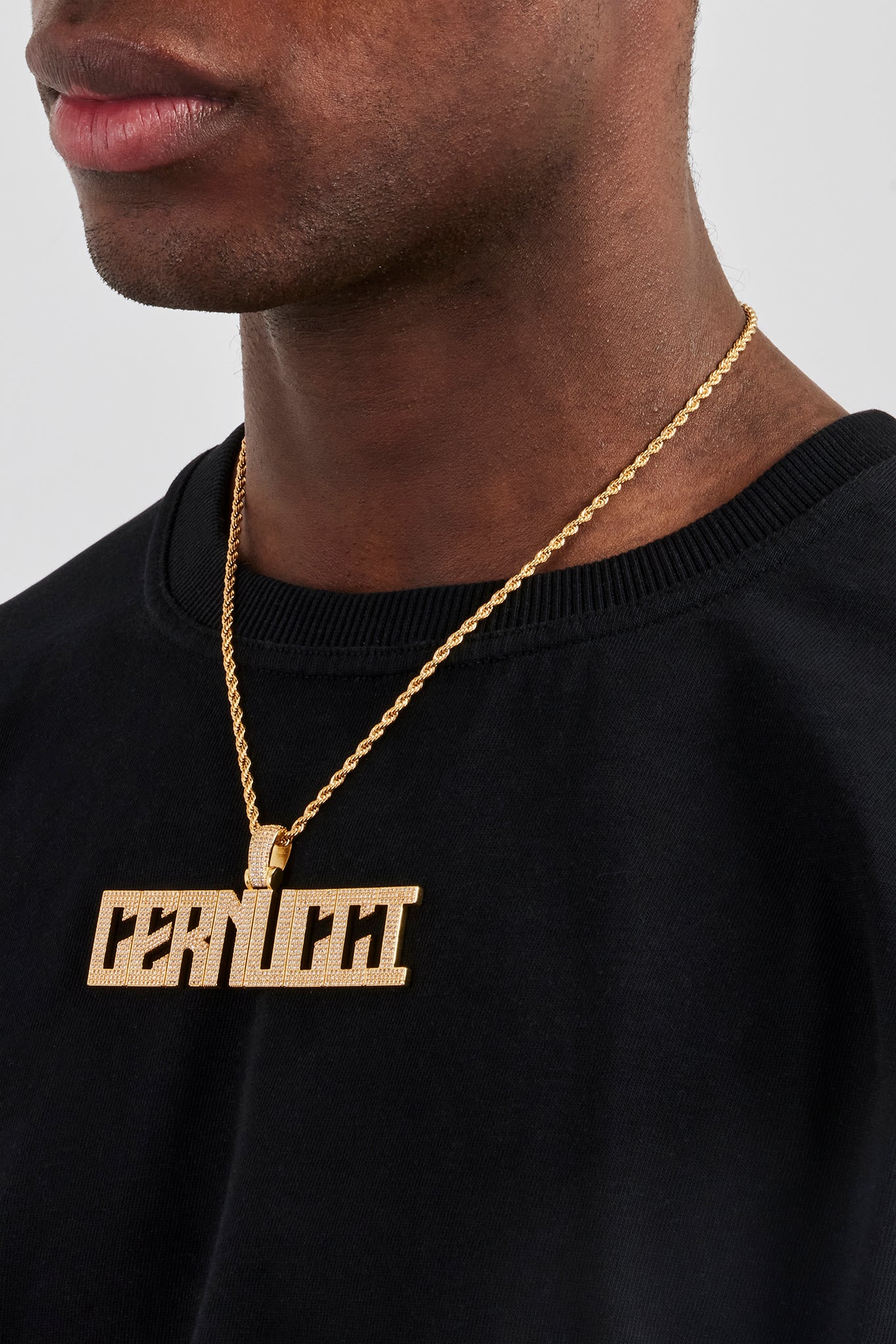 Calvera-Schriftanhänger – 22 mm – Gold