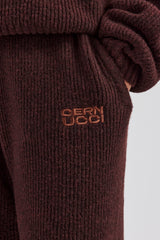 Weite Strick-Jogginghose mit Stickerei – Schokolade