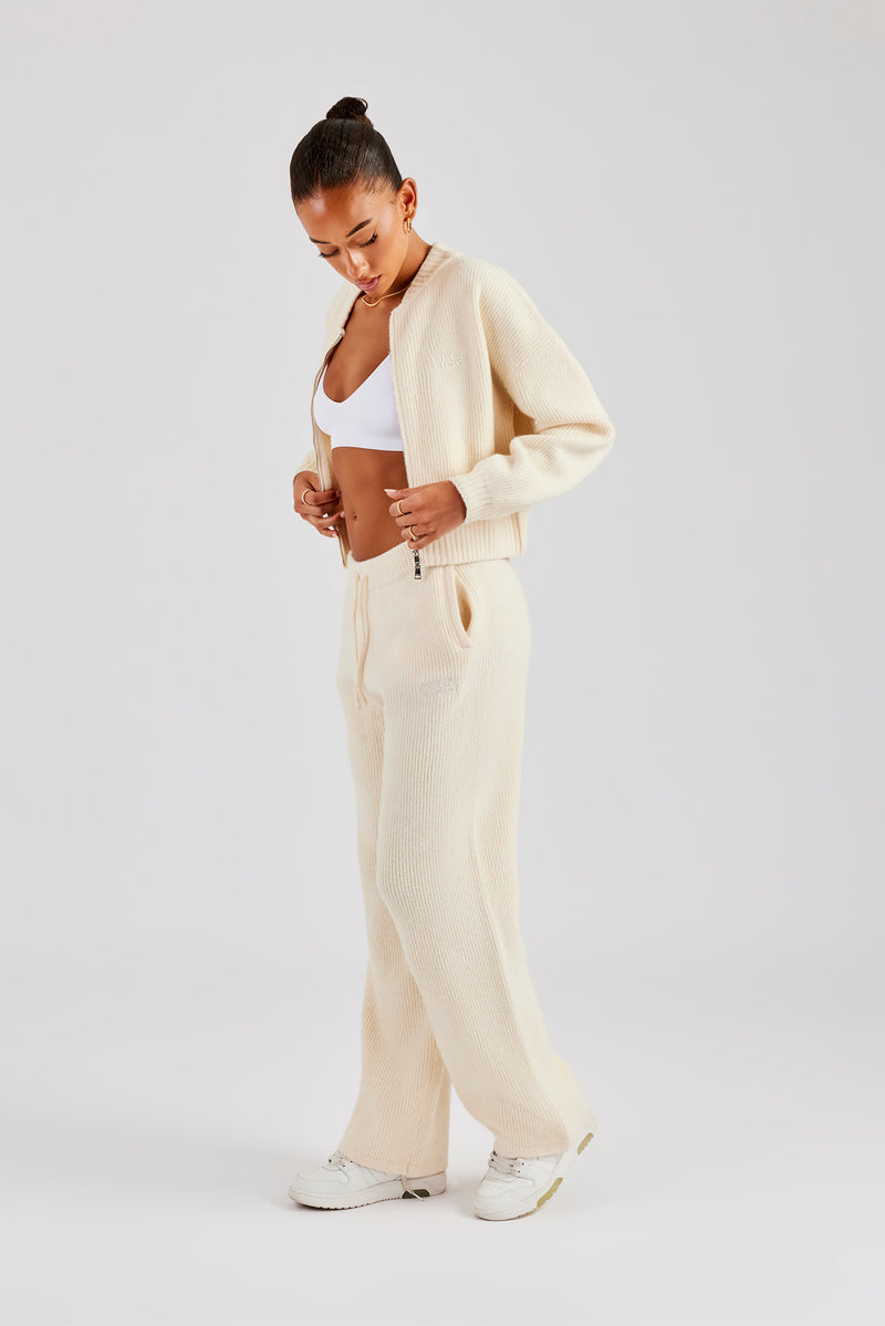 Bomberjacke und Jogginghose aus Strick mit Reißverschluss vorne - Haferflocken