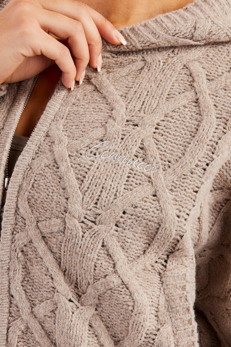 Kapuzenpullover mit durchgehendem Reißverschluss und Zopfmuster - Stein