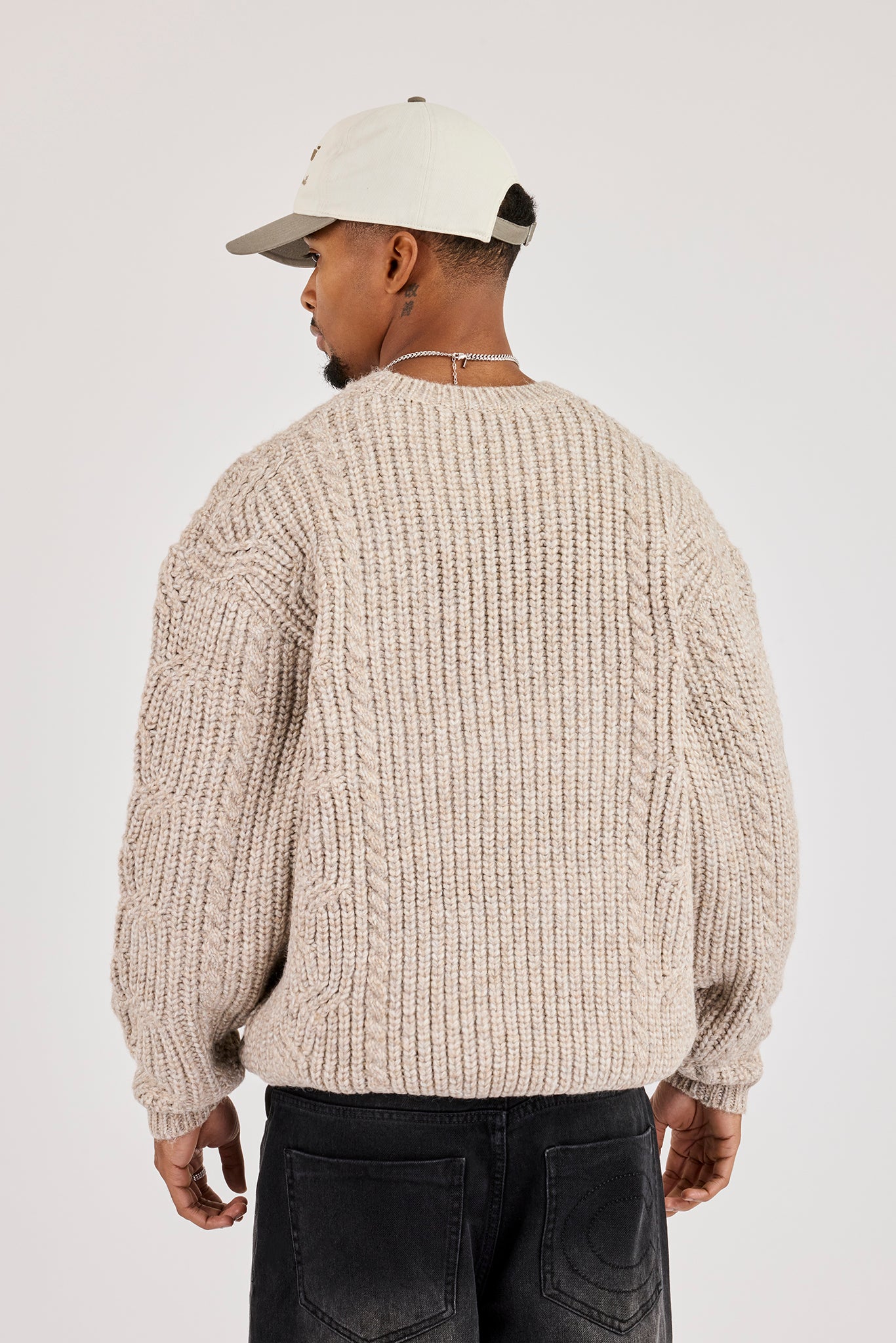 Zopfmuster-Sweatshirt mit Stickerei – Beige