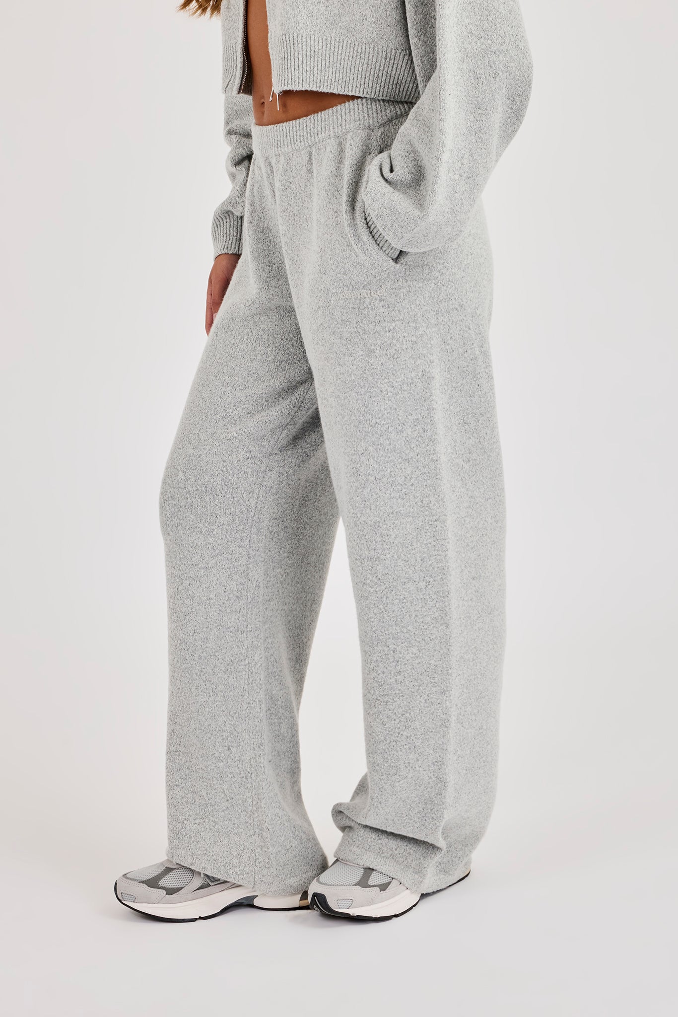 Cernucci Knitted Logo Wide Leg Jogger - Grey