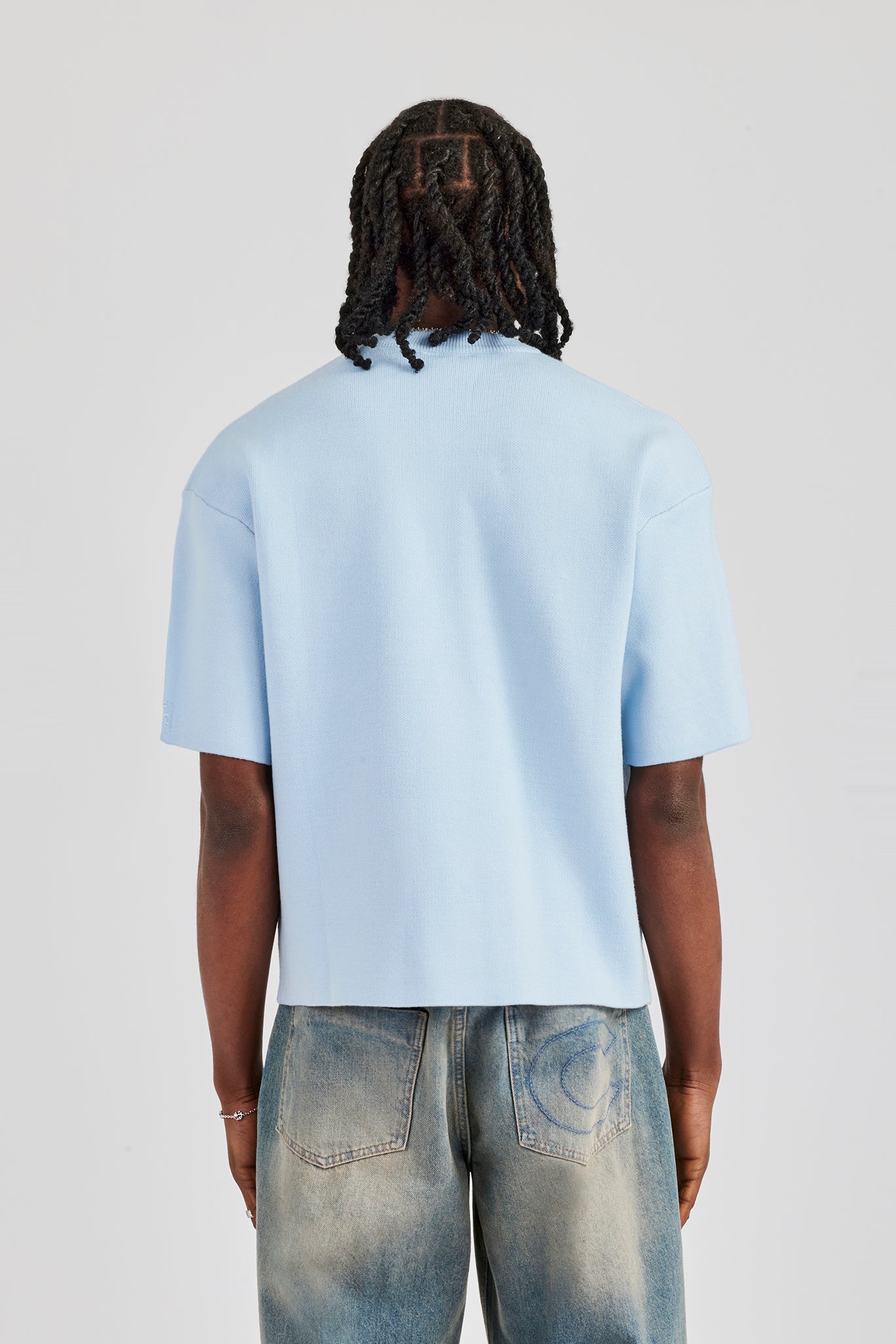 Hochwertiges, gestricktes, kurzärmliges T-Shirt im Boxy-Stil – Puderblau