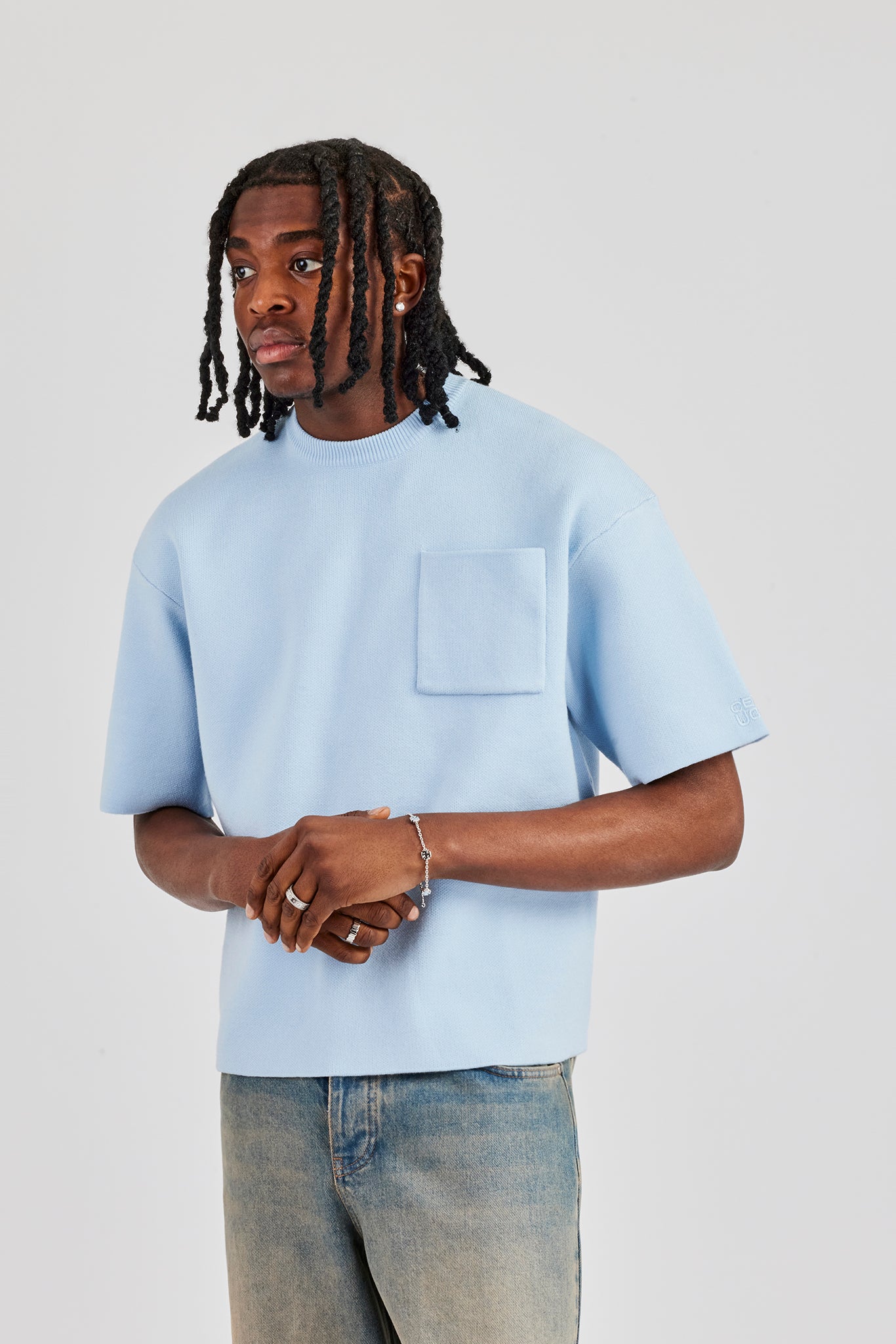 Hochwertiges, gestricktes, kurzärmliges T-Shirt im Boxy-Stil – Puderblau