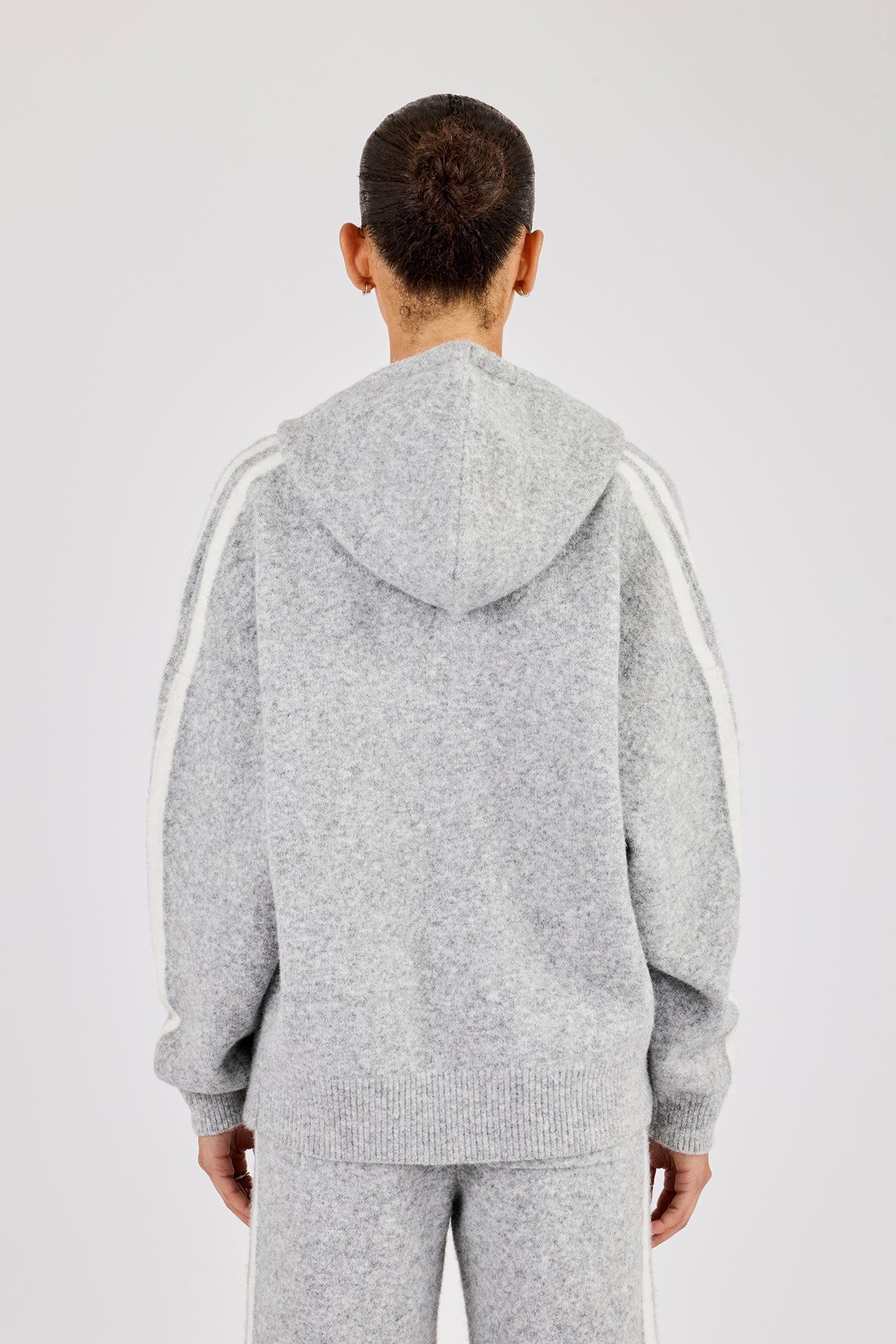 Oversize-Strickjacke mit Streifen und Reißverschluss – Grau