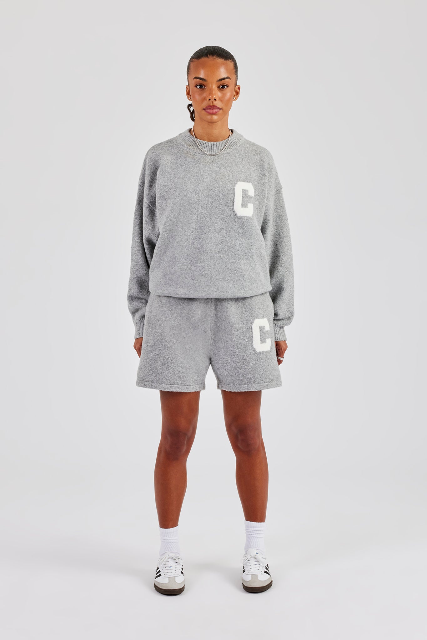 C Strickpullover und Shorts - Grau